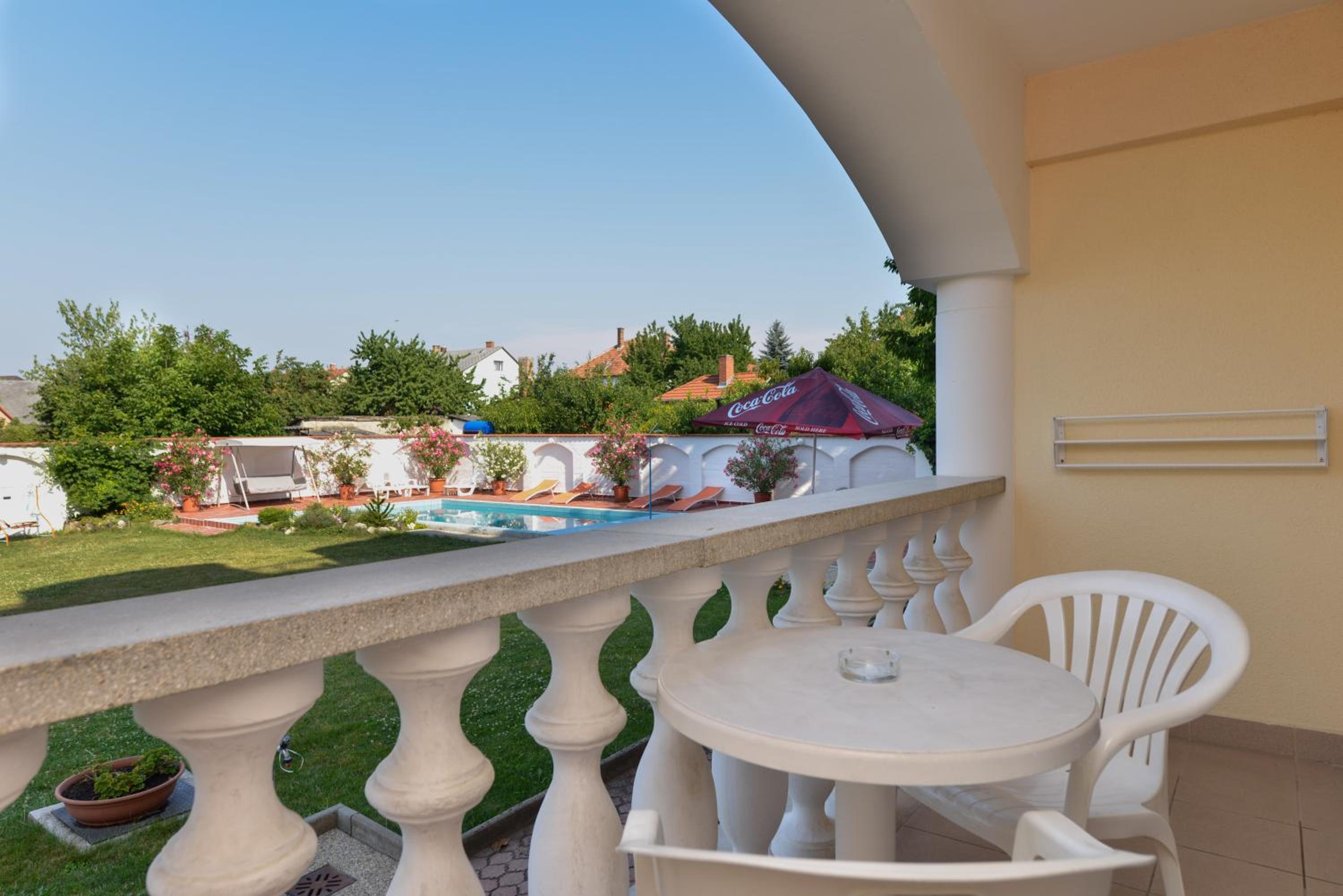 Double Room with Balcony - Photo 6