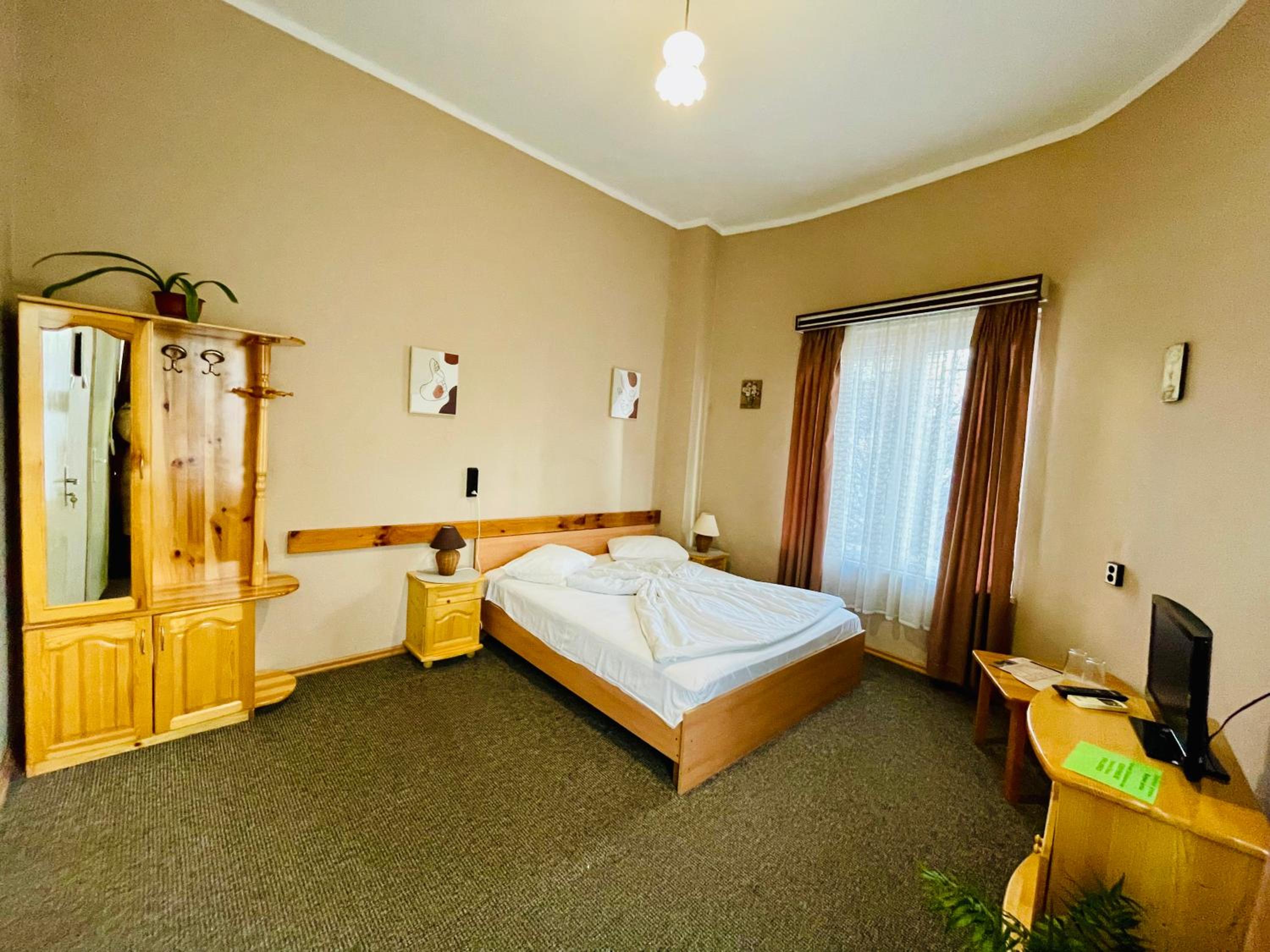 Double Room with Extra Bed photo 2