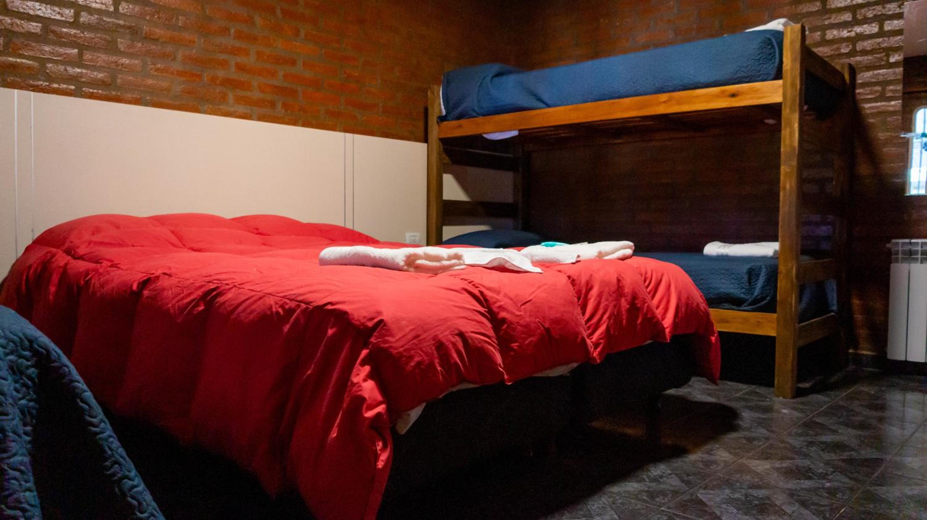 Quadruple Room with Private Bathroom photo 2