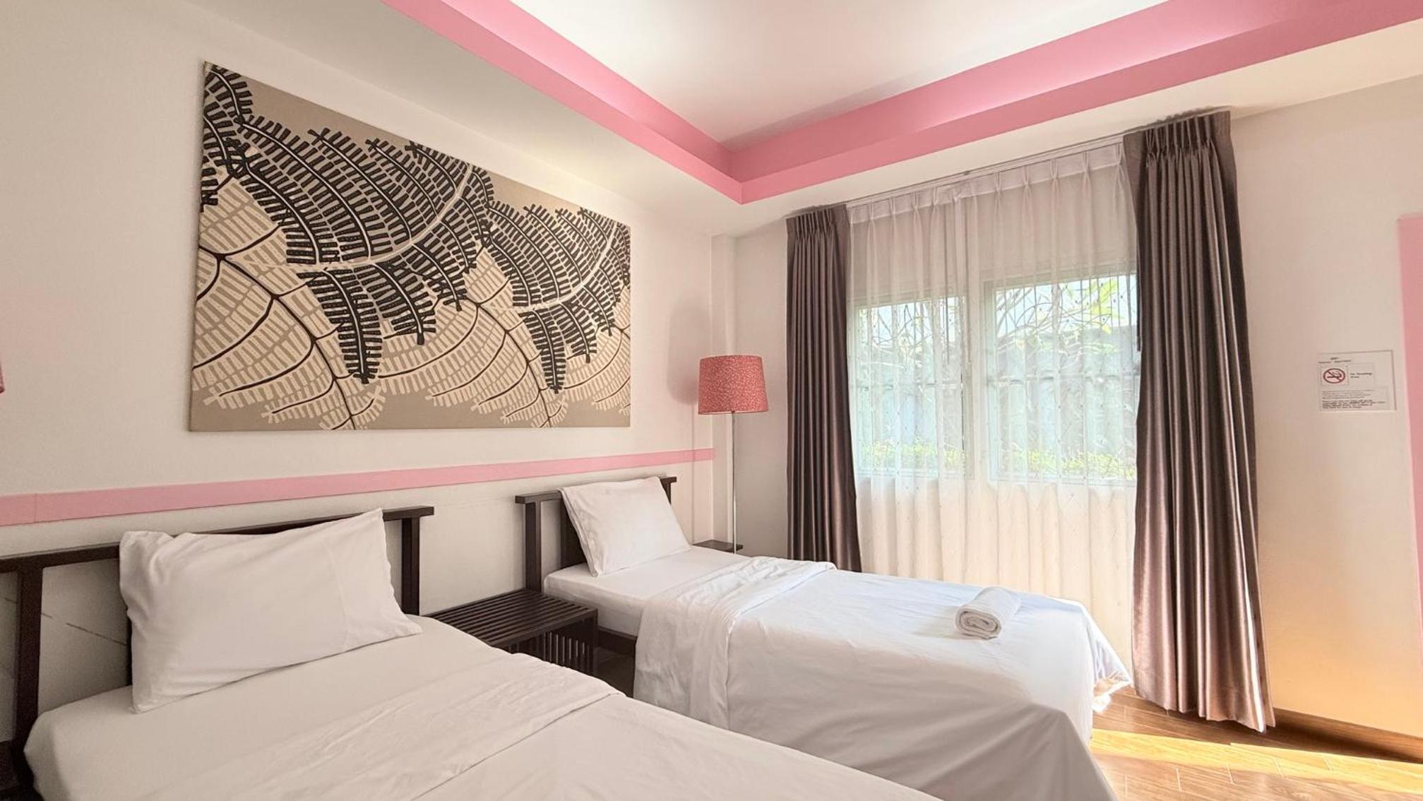 Deluxe Twin Room photo 3