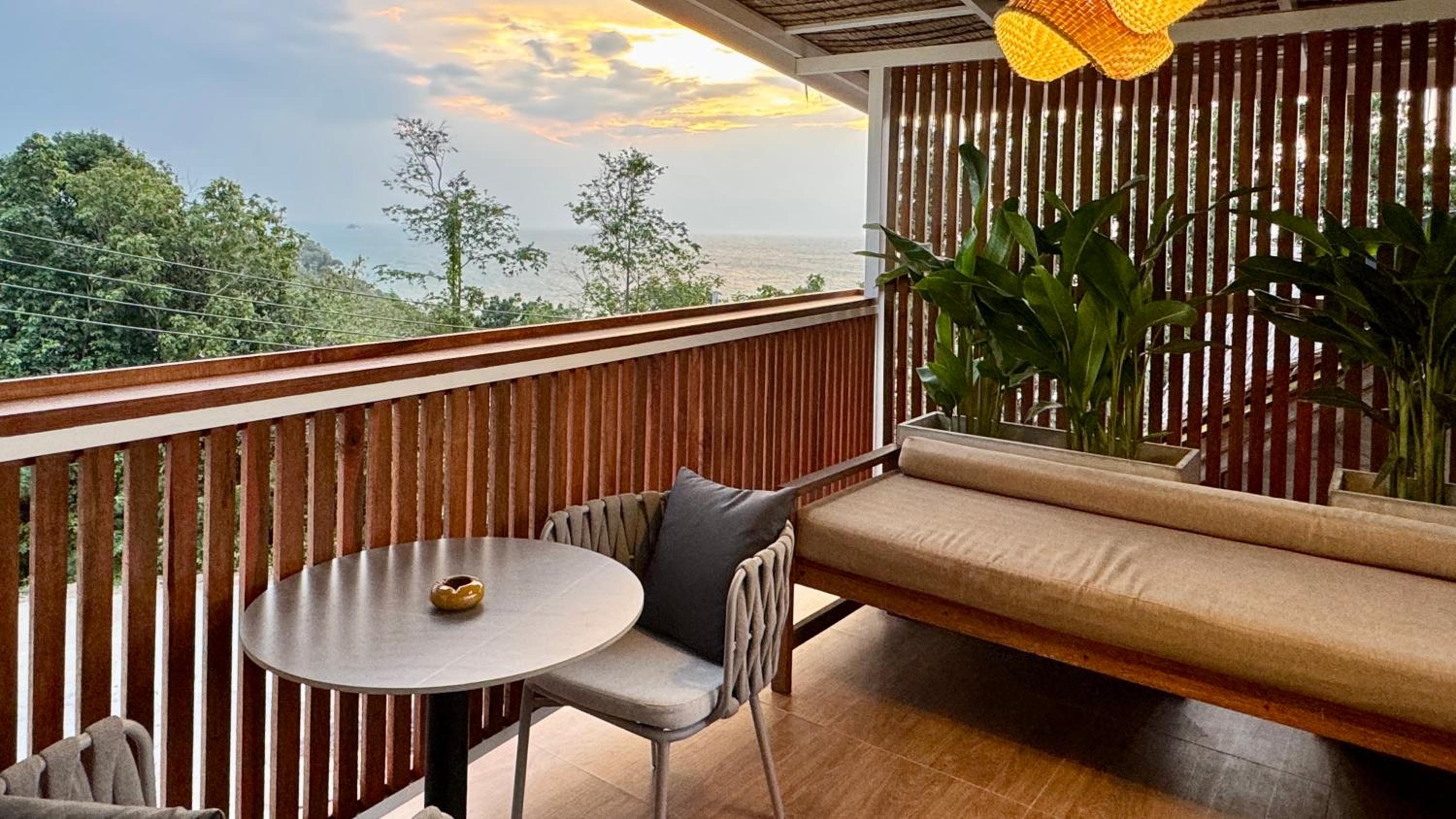 Deluxe Double Room with Balcony and Sea View photo 3