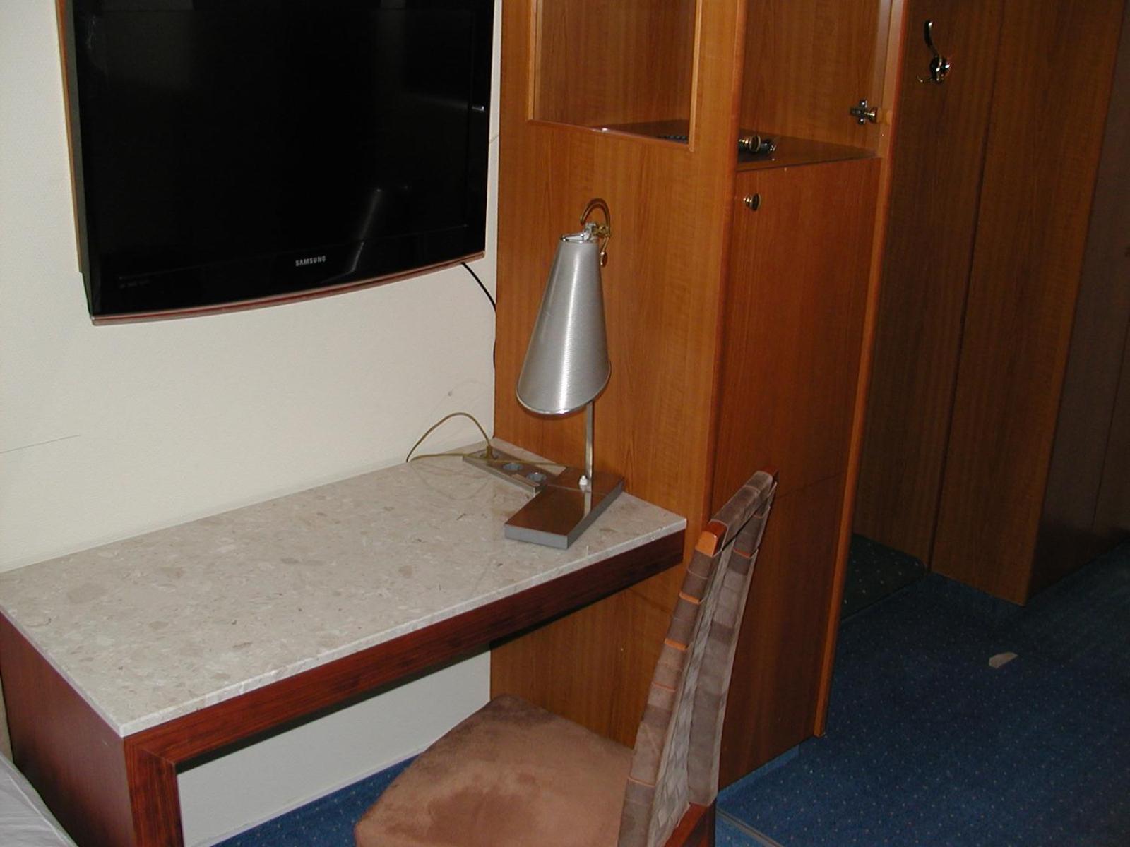 Double Room with Private Bathroom - Photo 5