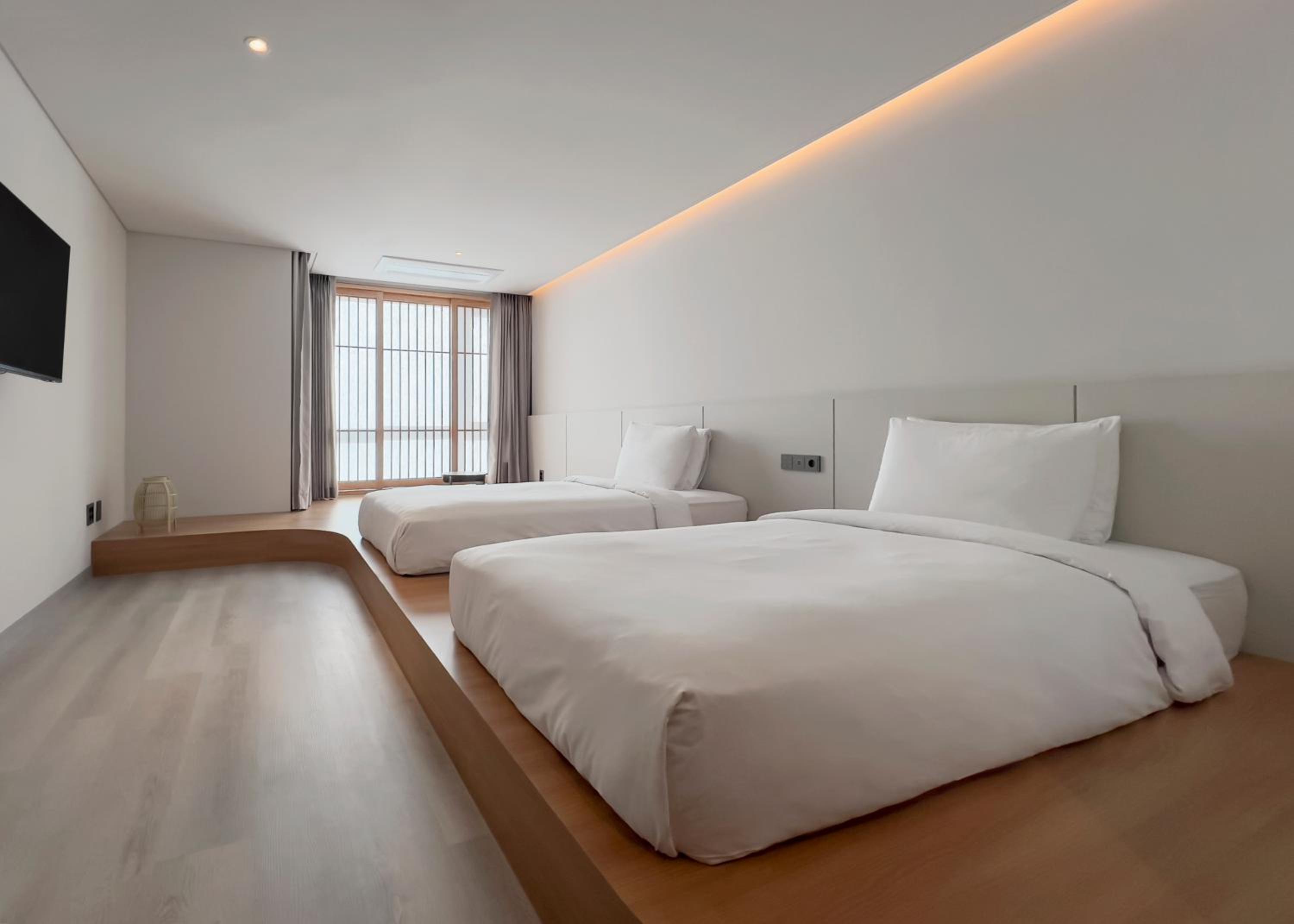 Superior Twin Room with Mountain View