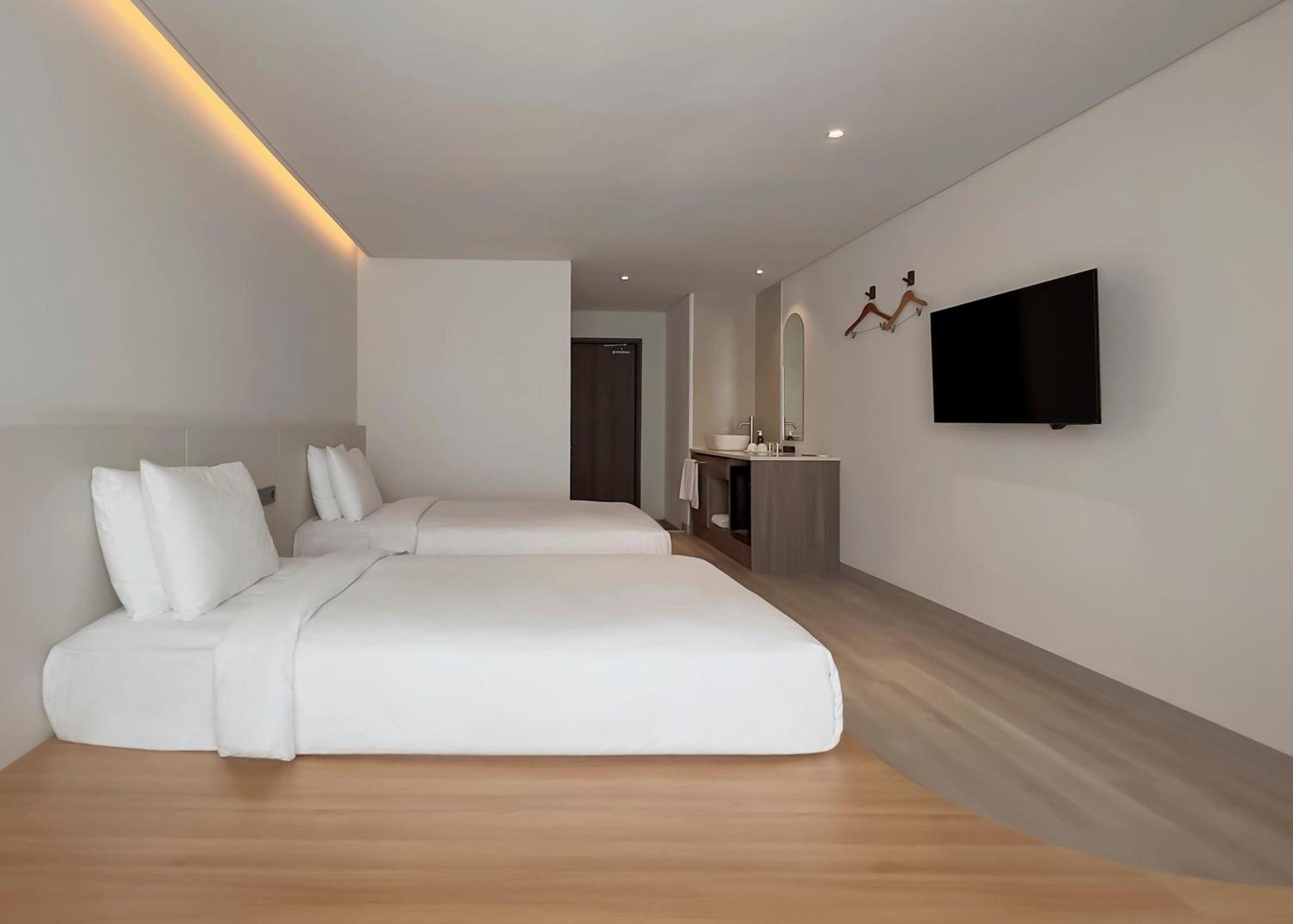 Superior Twin Room with Mountain View photo 2