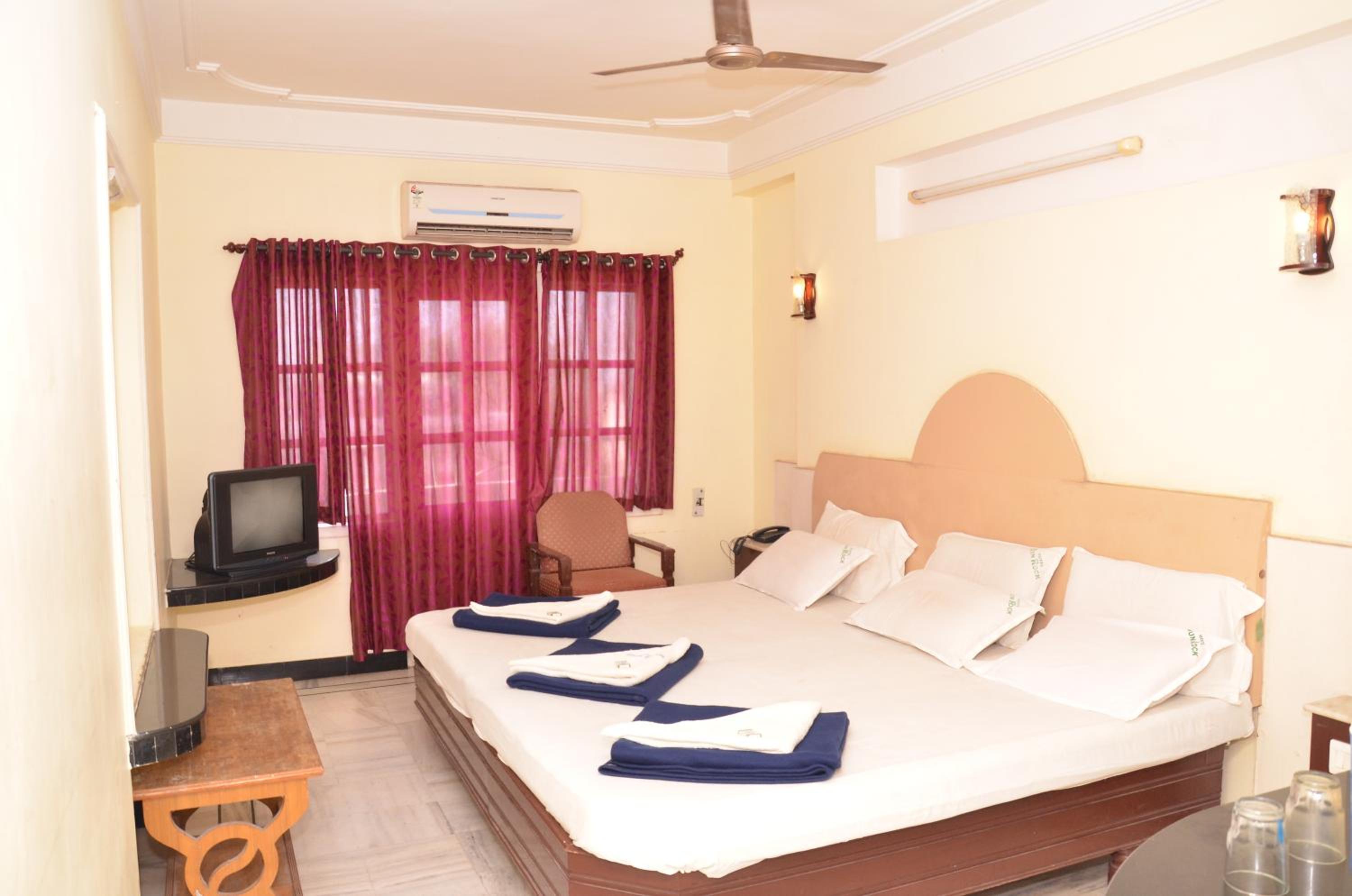 Basic Triple Room - Photo 9