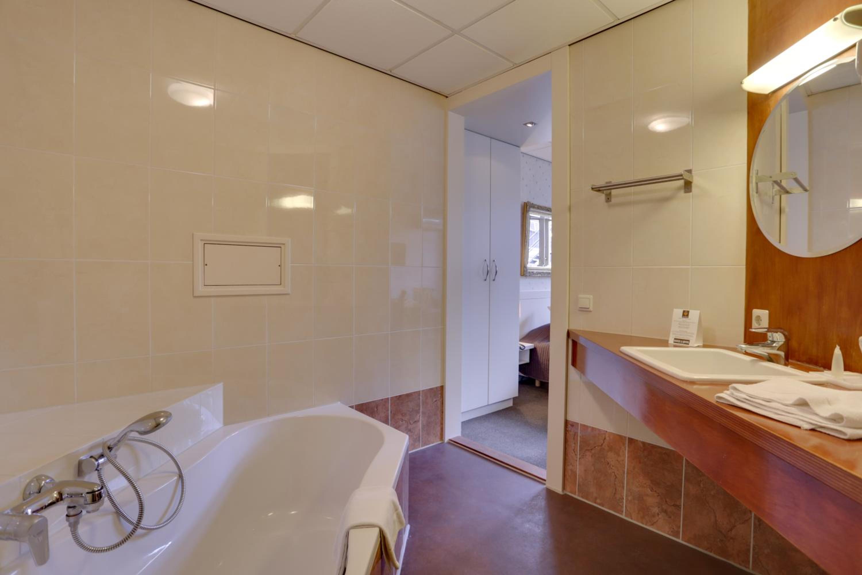 Superior Room - Photo 8