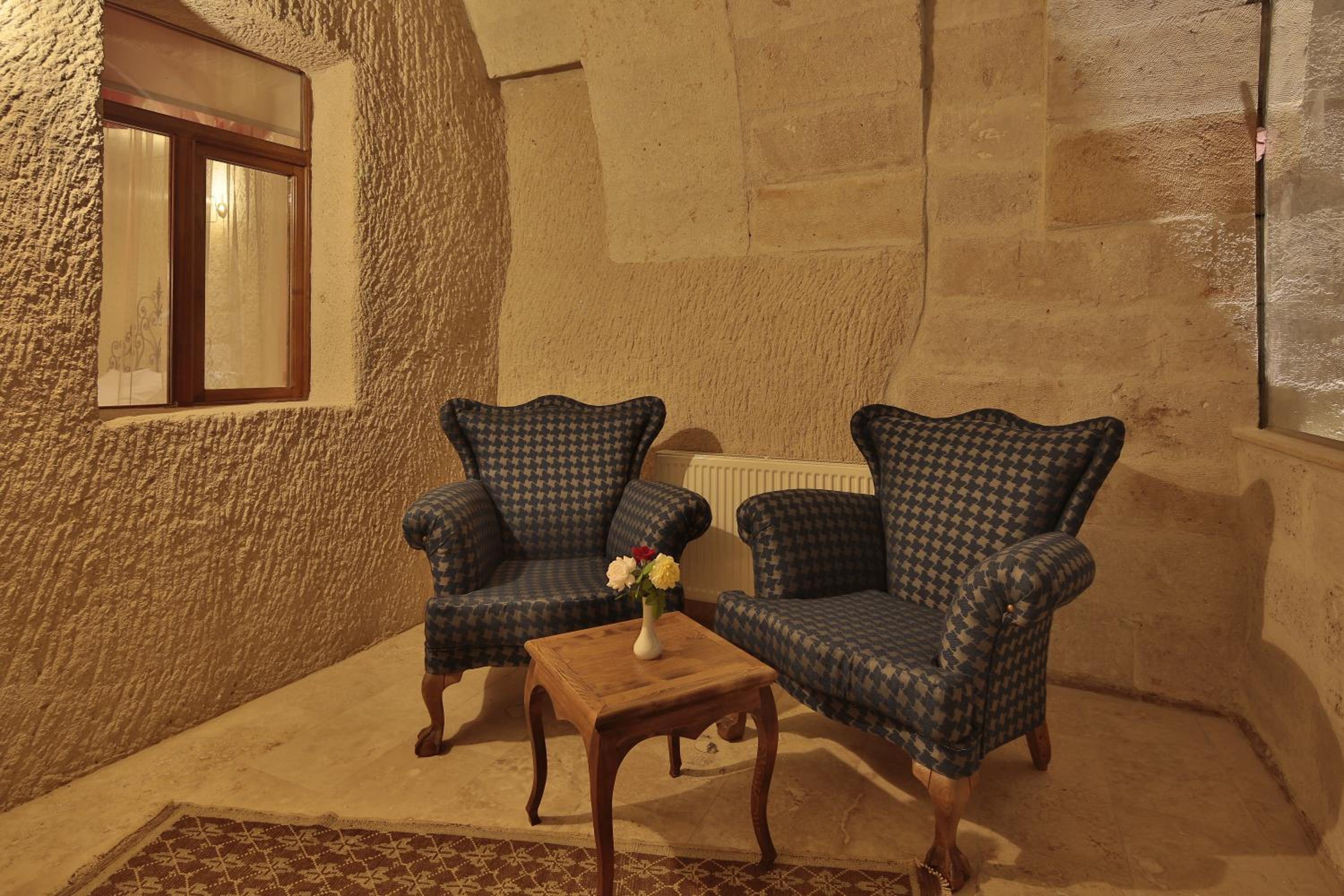 Deluxe Cave Suite photo 2