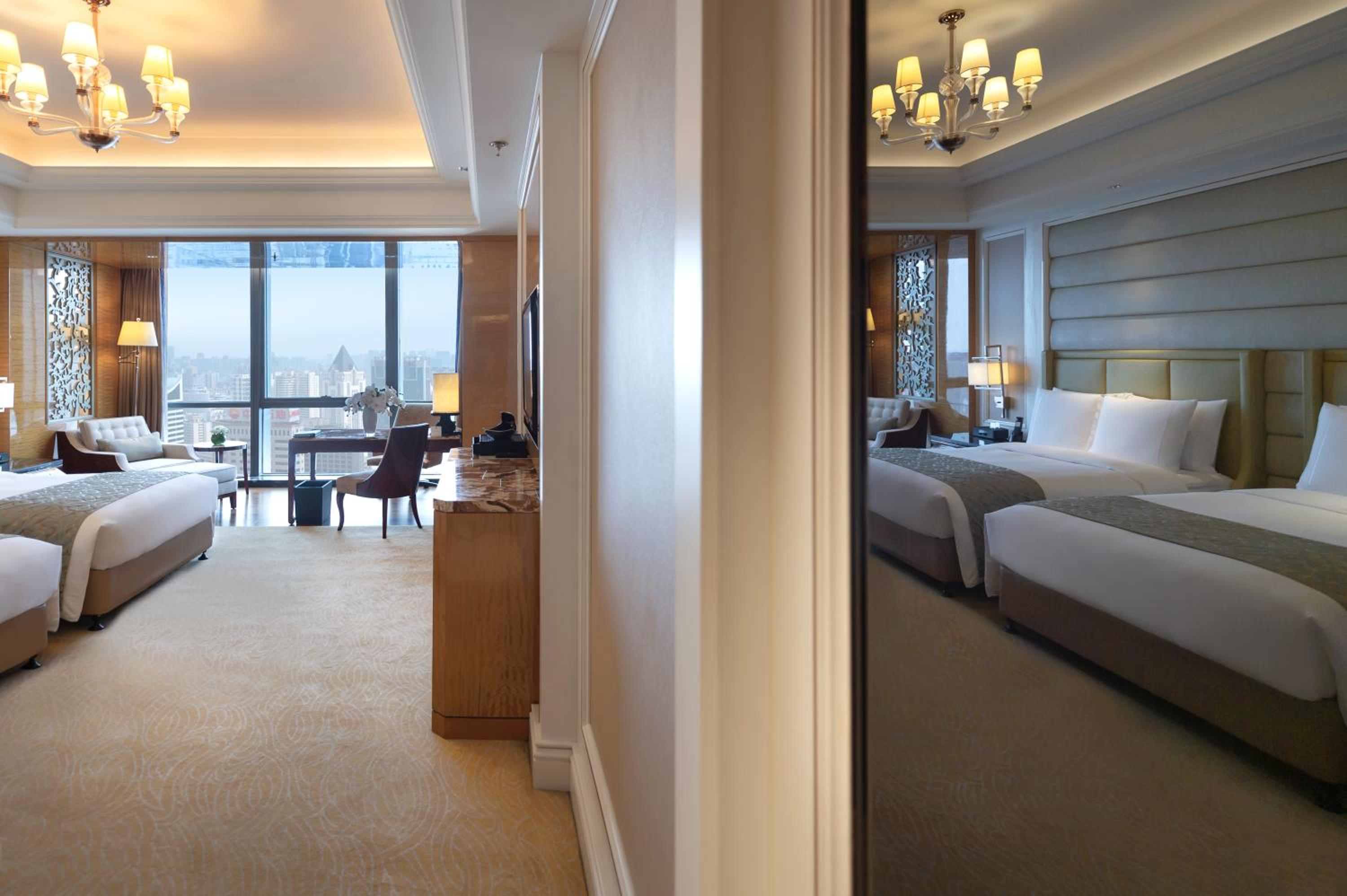 2 Double Beds, Square View, Club Lounge Access, Guest Room