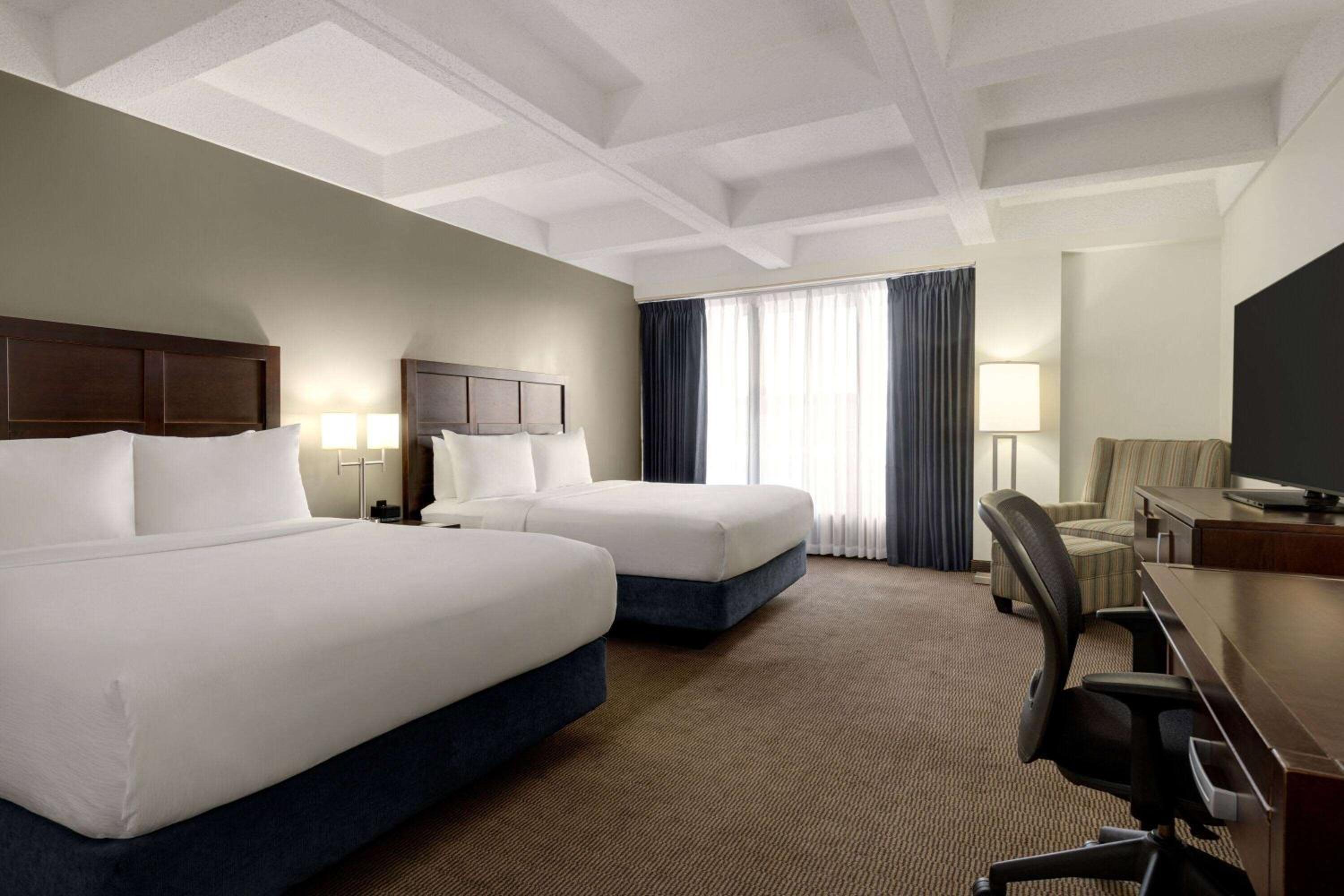 Queen Room with Two Queen Beds, Mobility Access and Roll-In shower, Non-Smoking - Photo 2