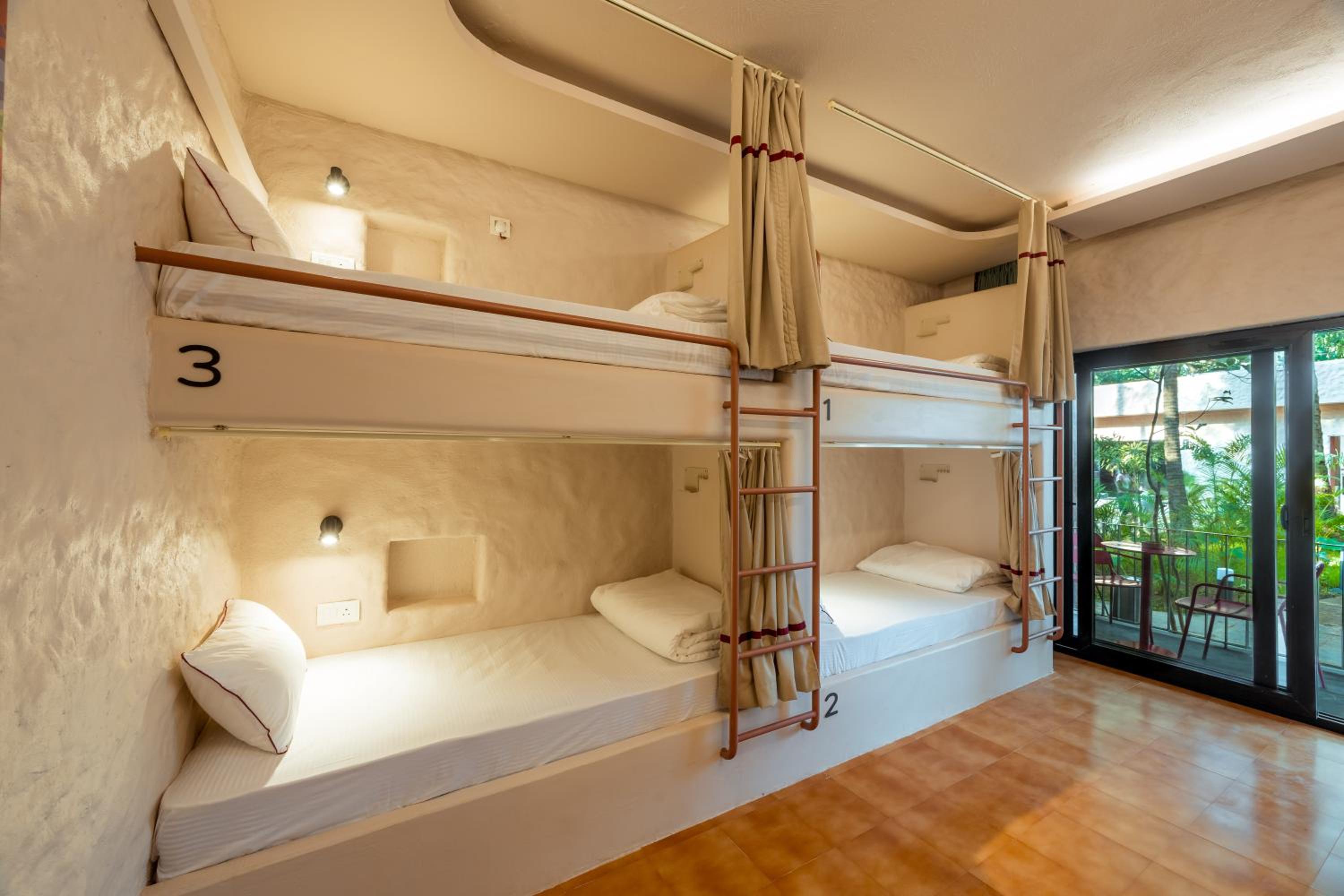 Bed in 4-Bed Mixed Dormitory Room photo 3