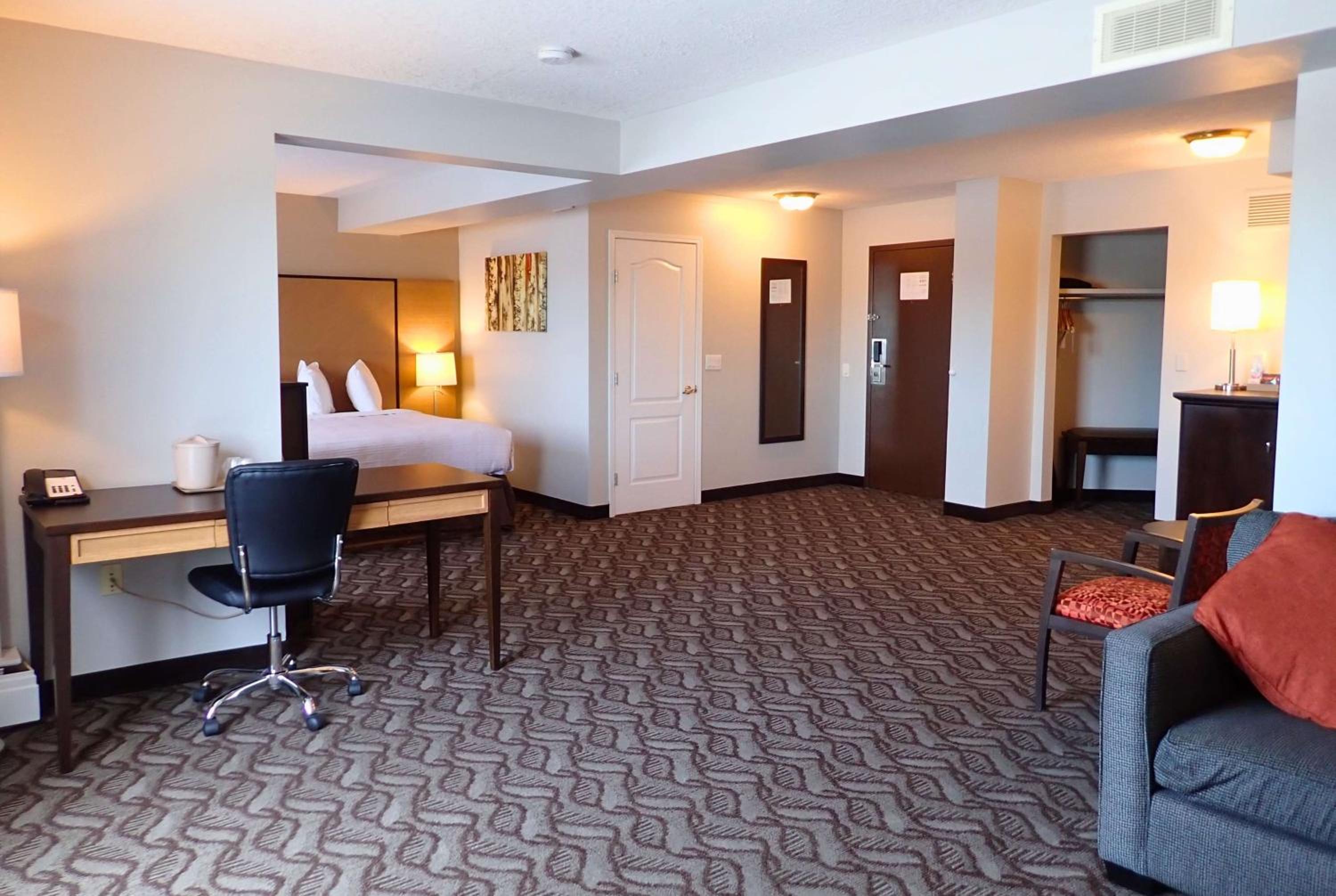 One-Bedroom Suite with One King Bed - Non-Smoking