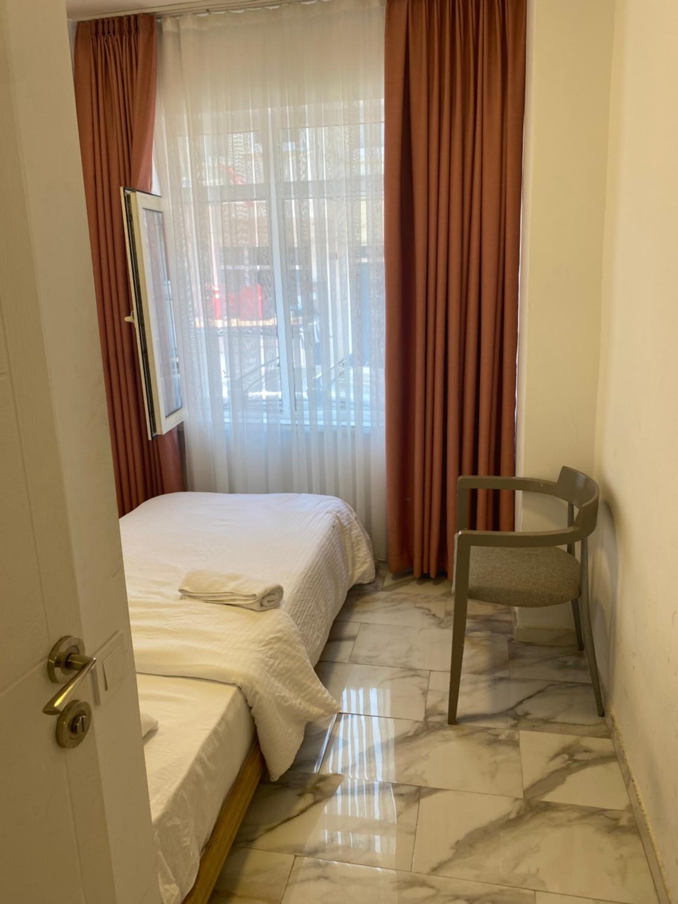 Single Room with Private Bathroom photo 3