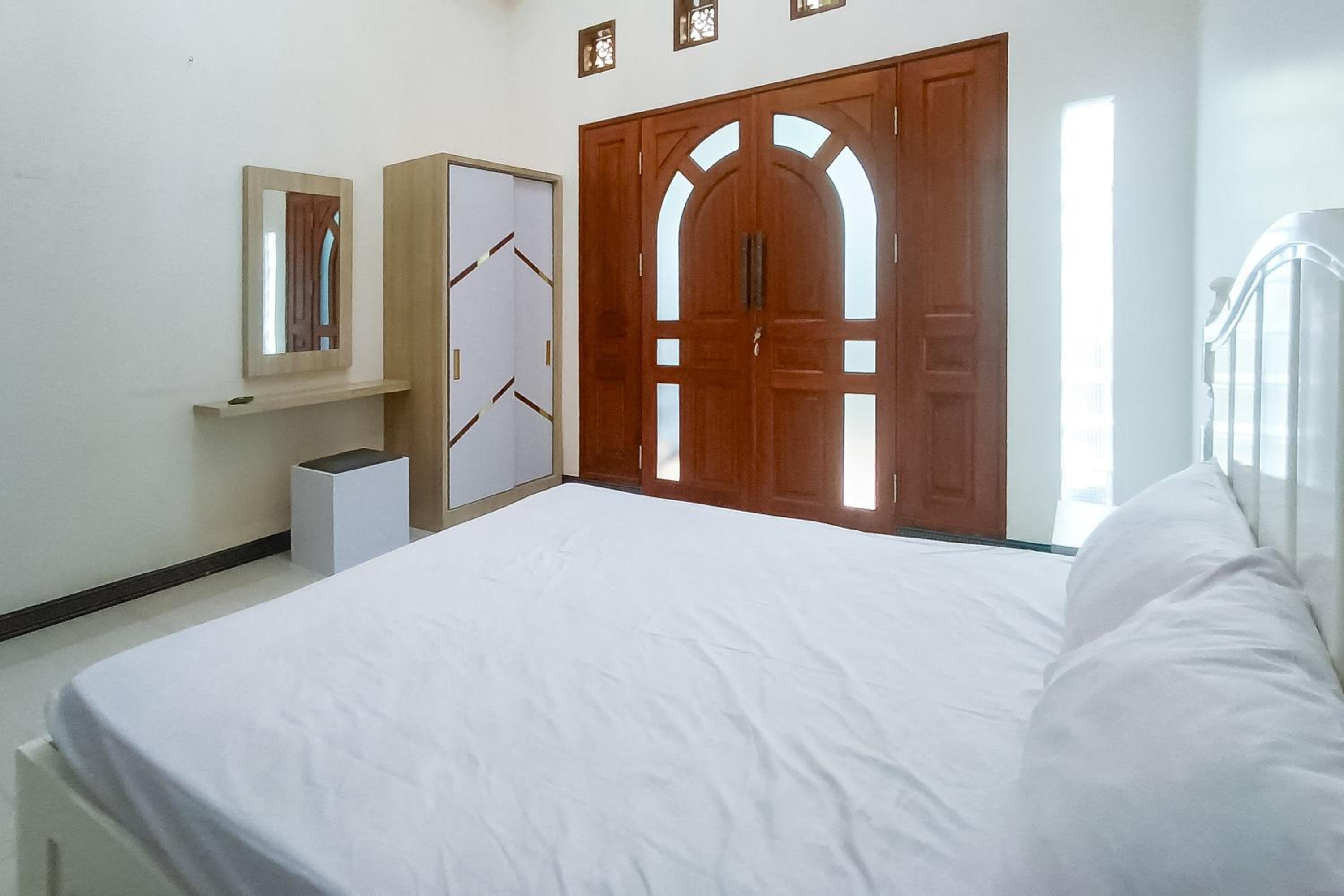Standard Double Room with Shared Bathroom photo 2