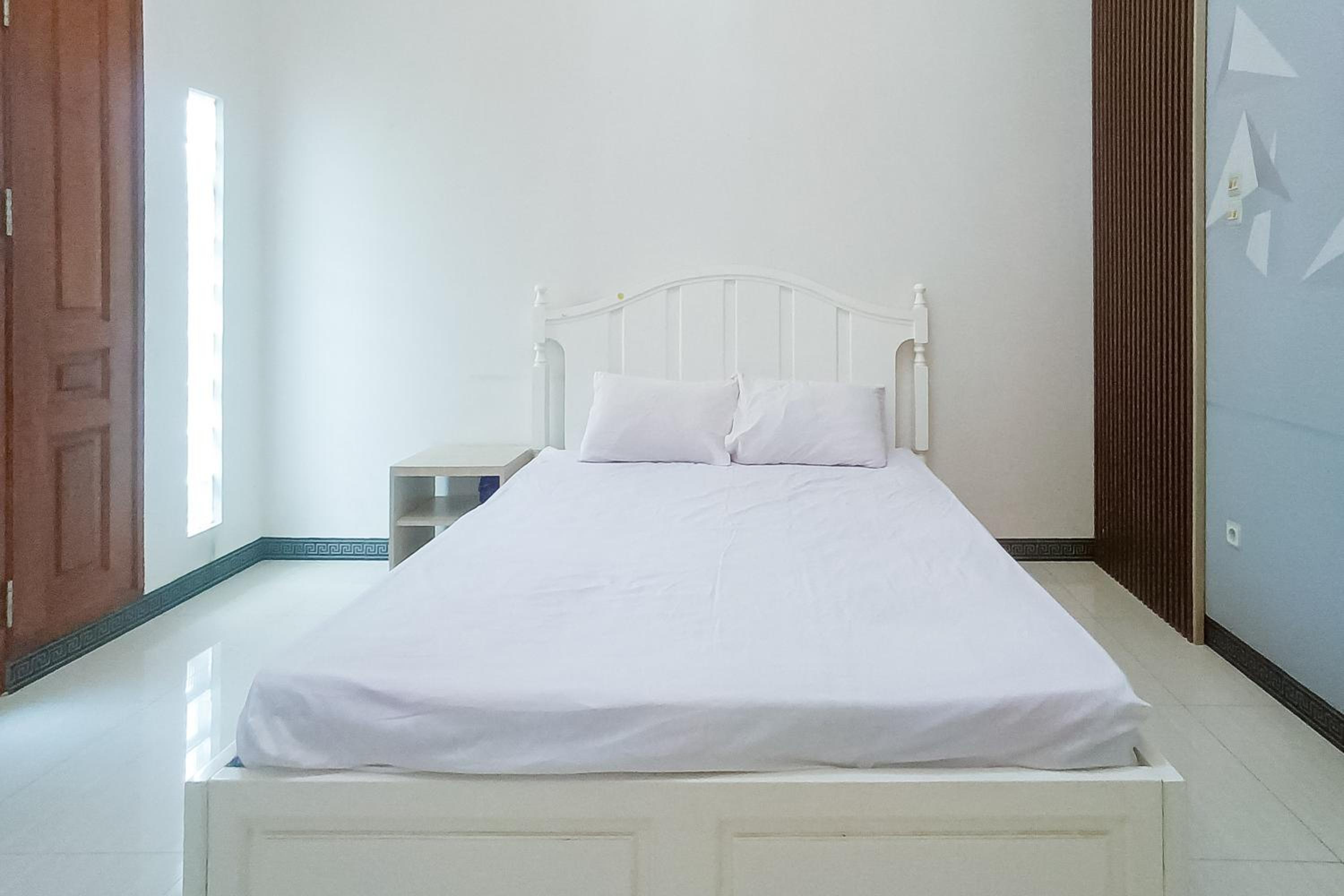 Standard Double Room with Shared Bathroom photo 3
