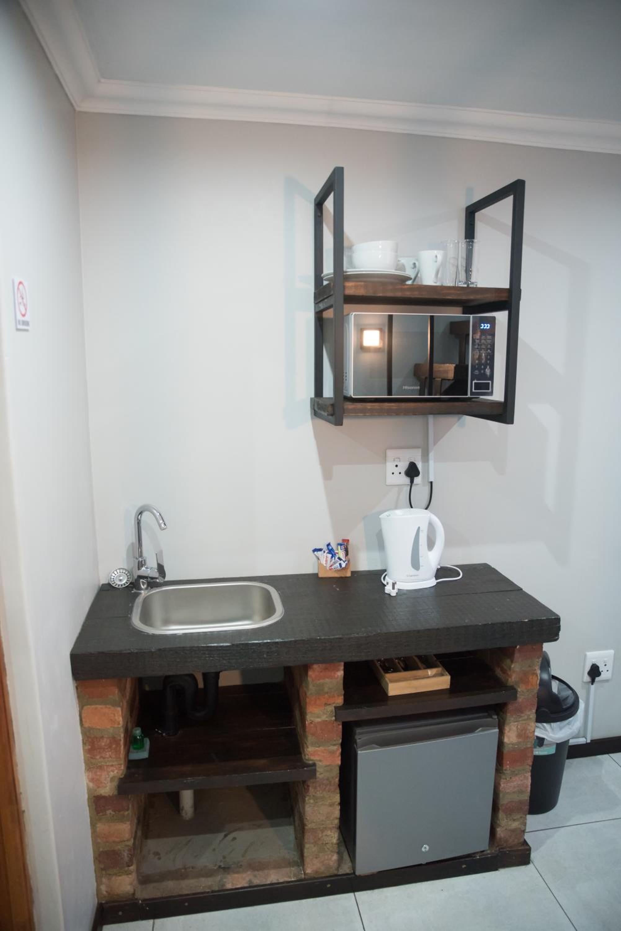 Deluxe Double Room with Bath - Photo 2