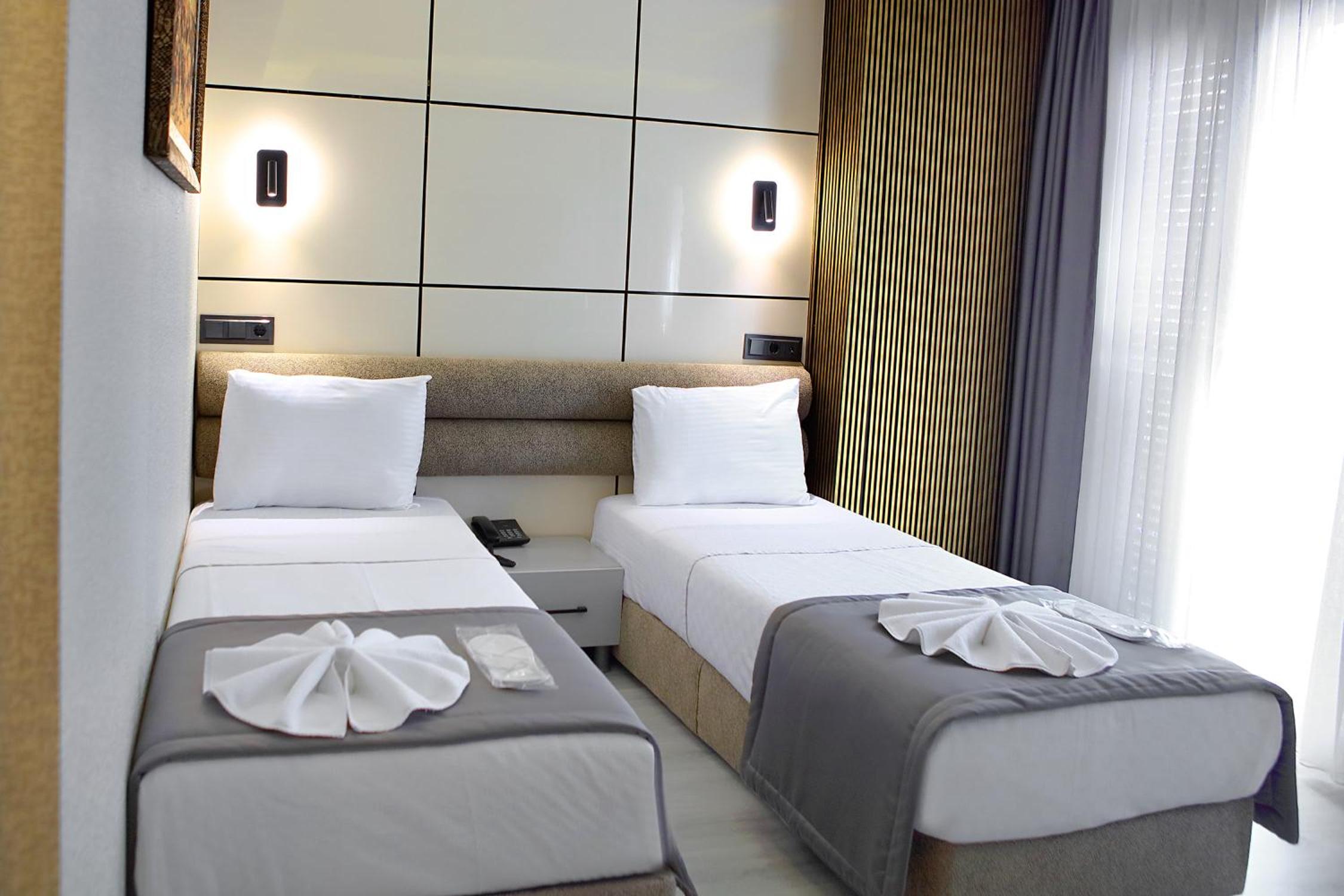 Standard Twin Room photo 2