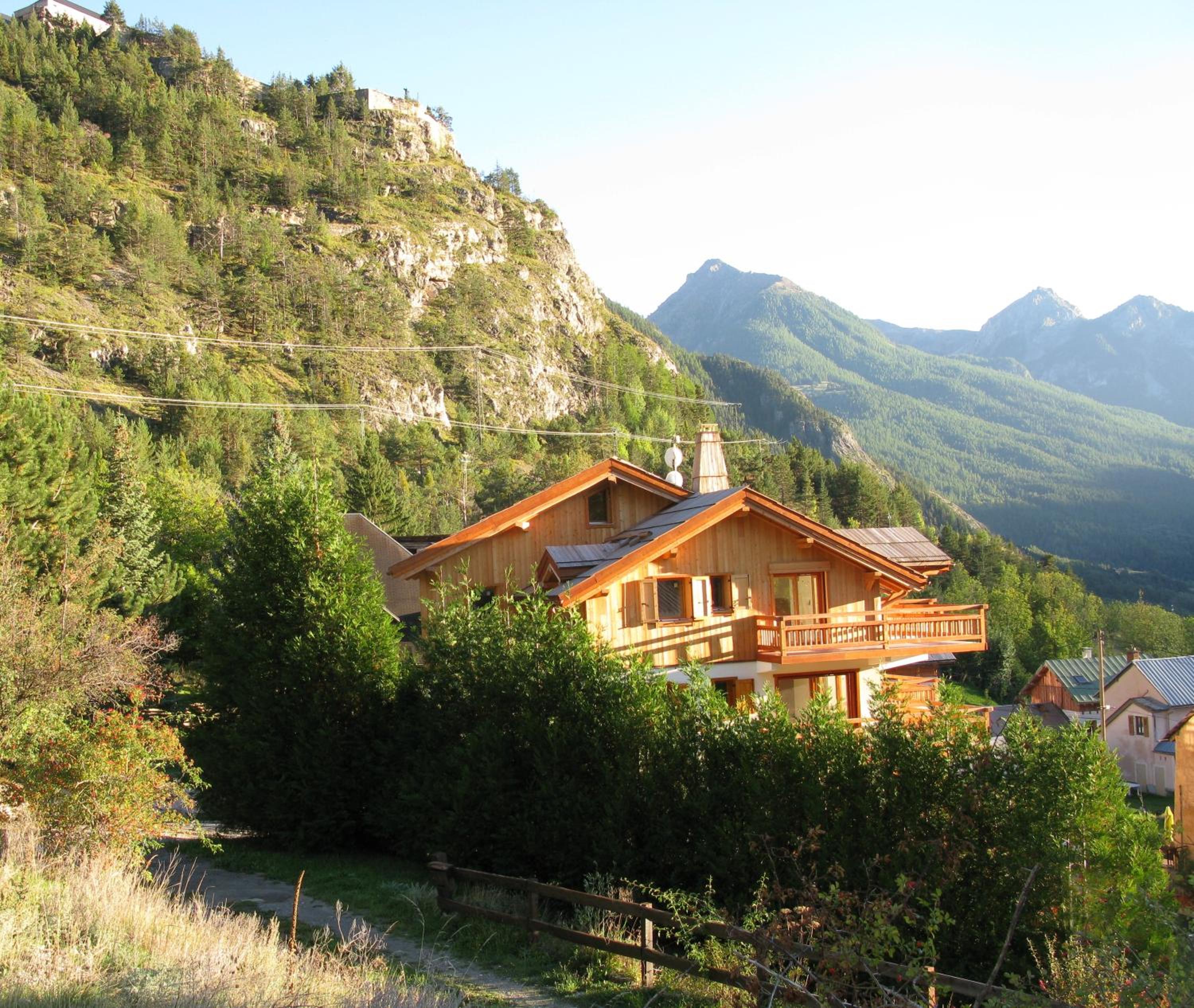 Apartment with Mountain View photo 3