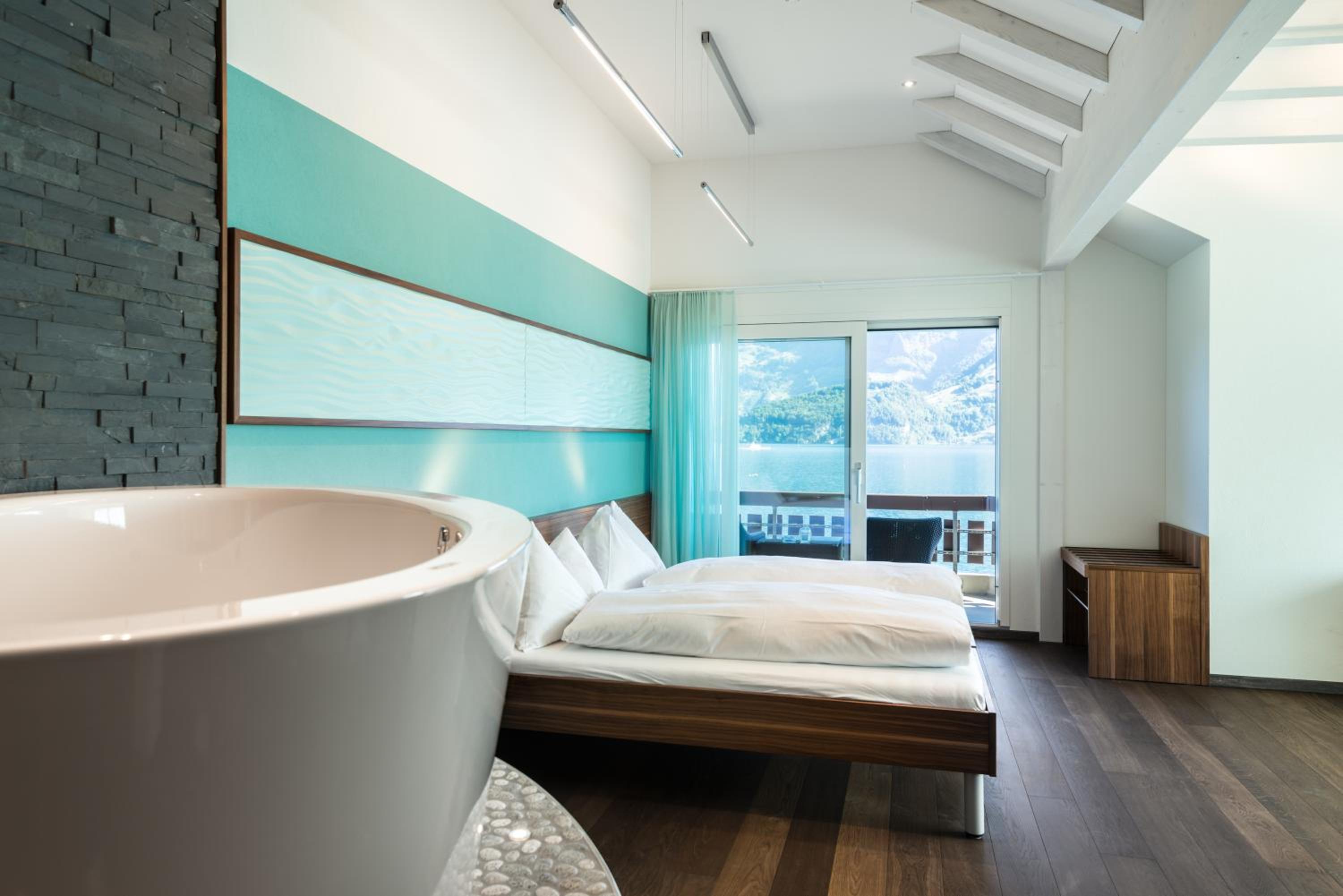 Wellness Suite with Lake View photo 3