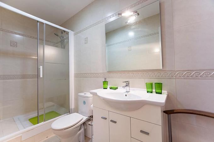 Double Room with Private Bathroom photo 1