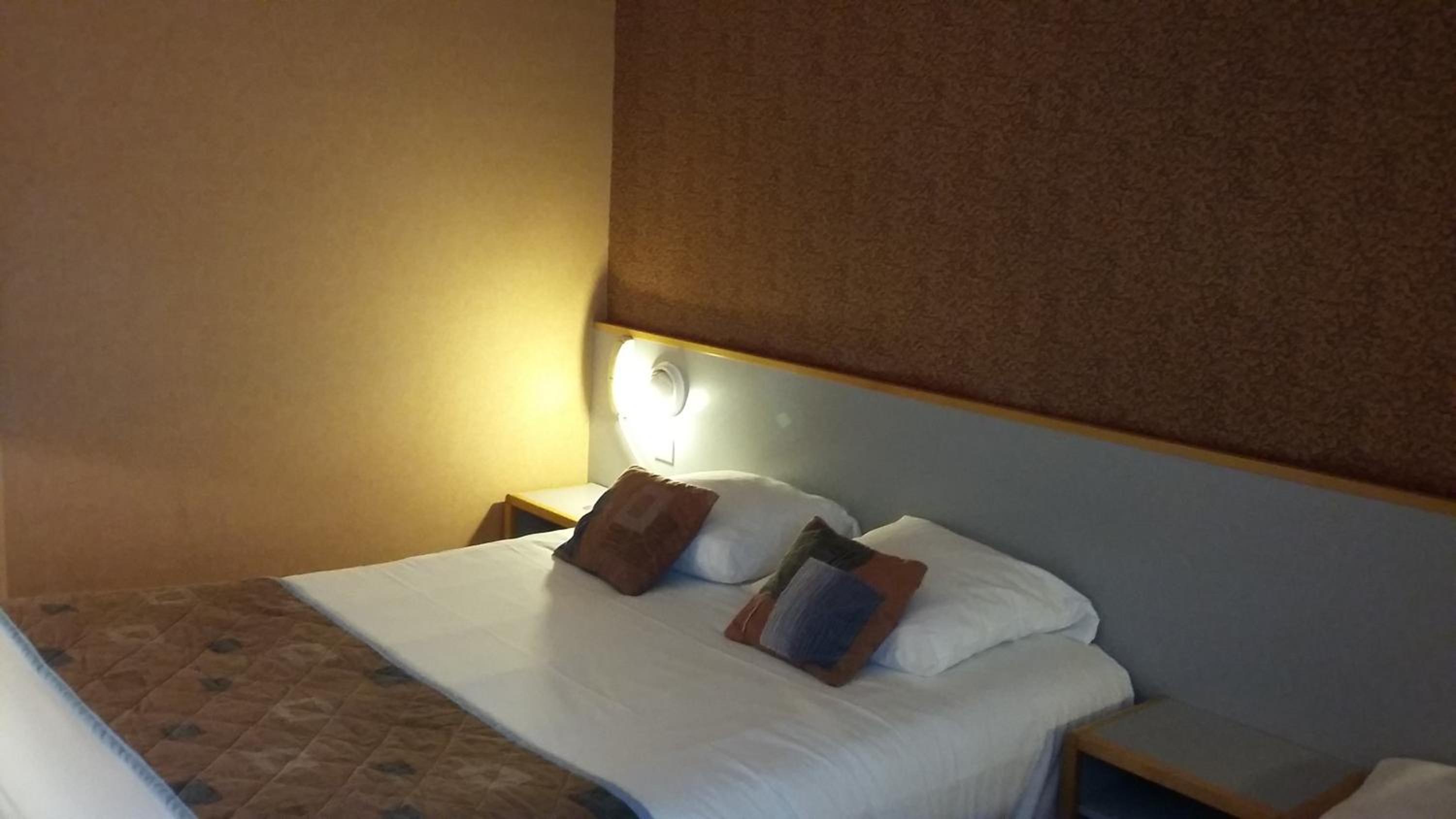 Standard Double Room - Photo 1