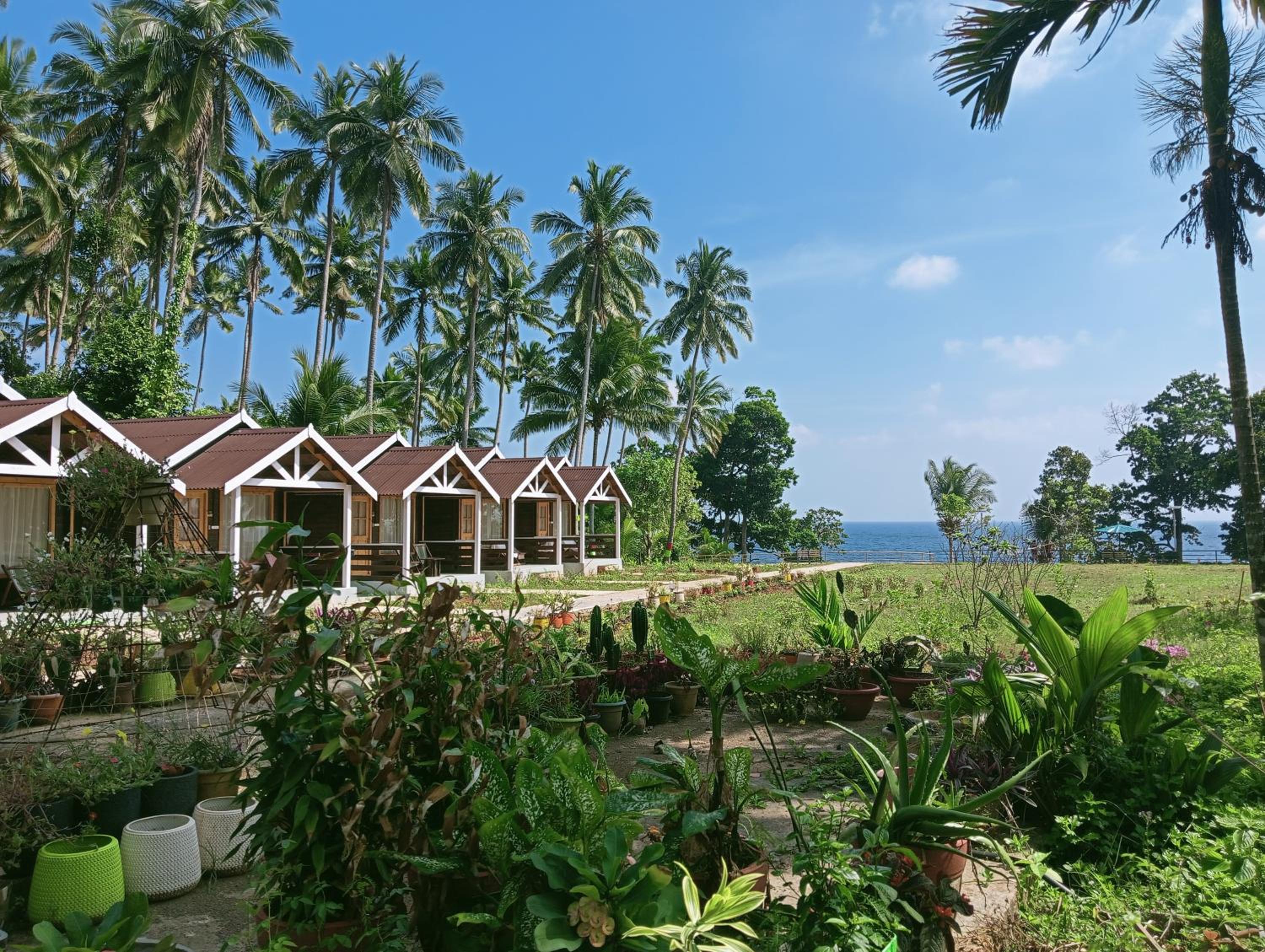 Premium Cottage with Bath Tub and Balcony - Photo 3