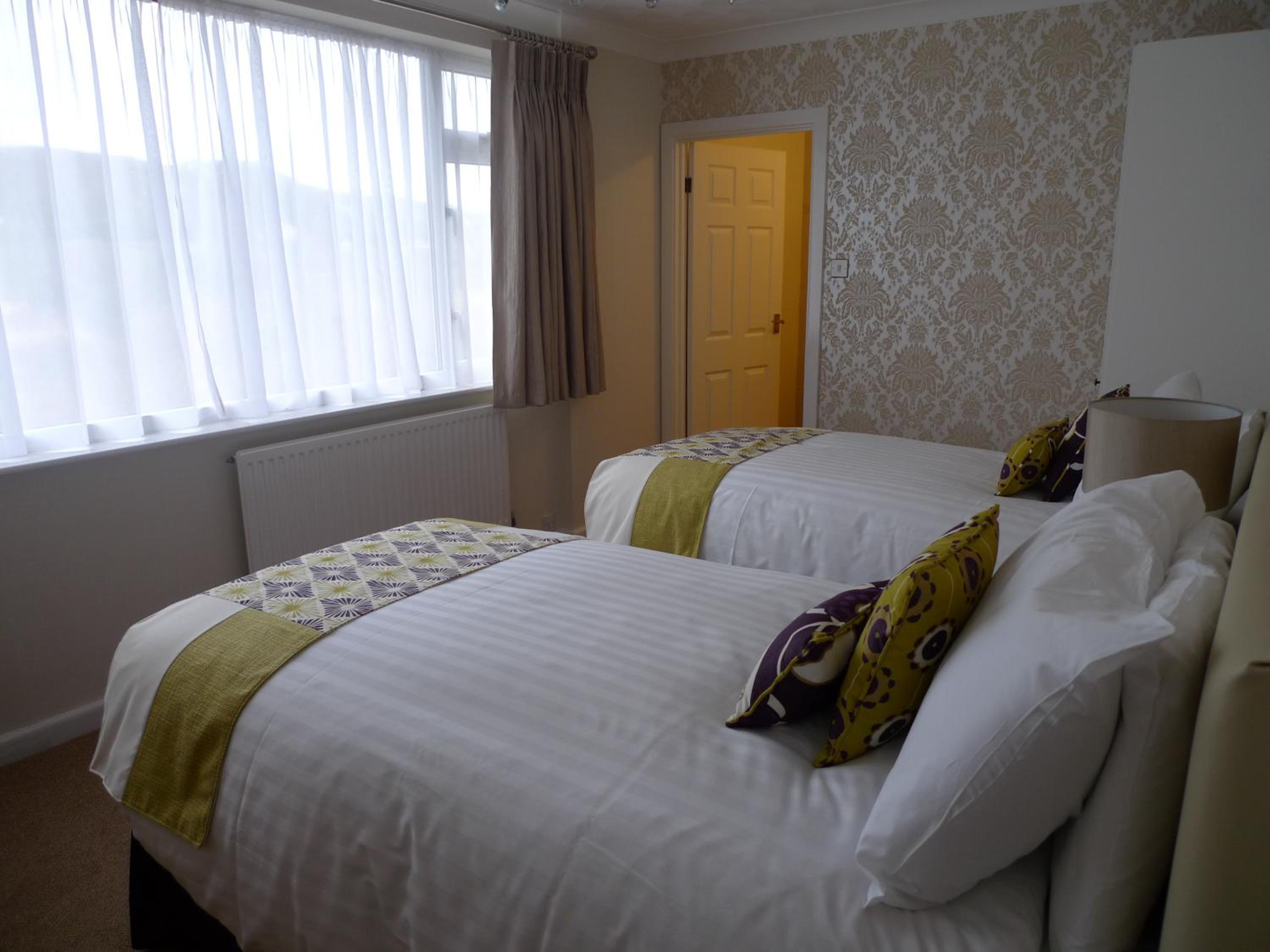 Twin Room - Photo 2
