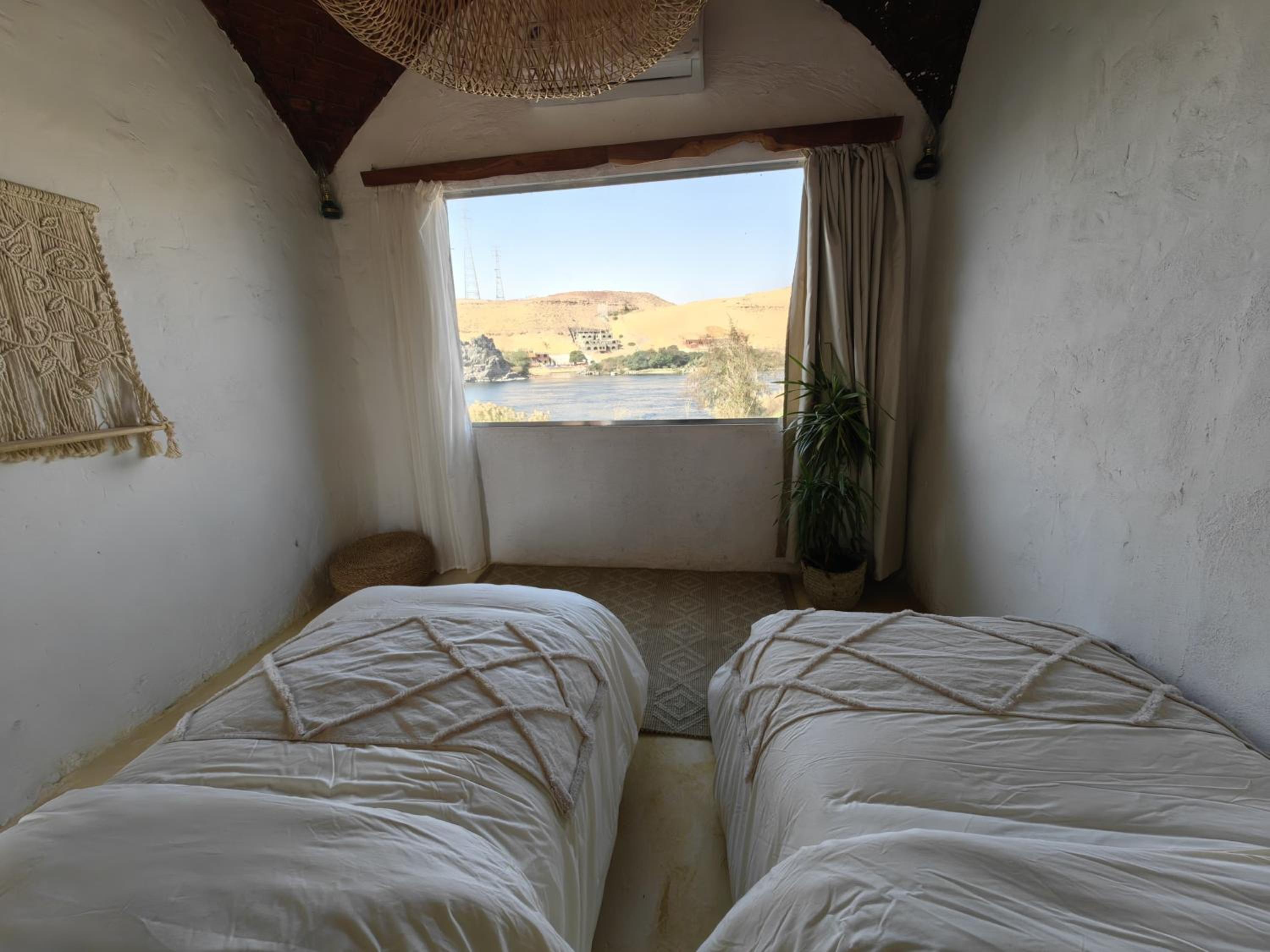 Deluxe Twin Room photo 2