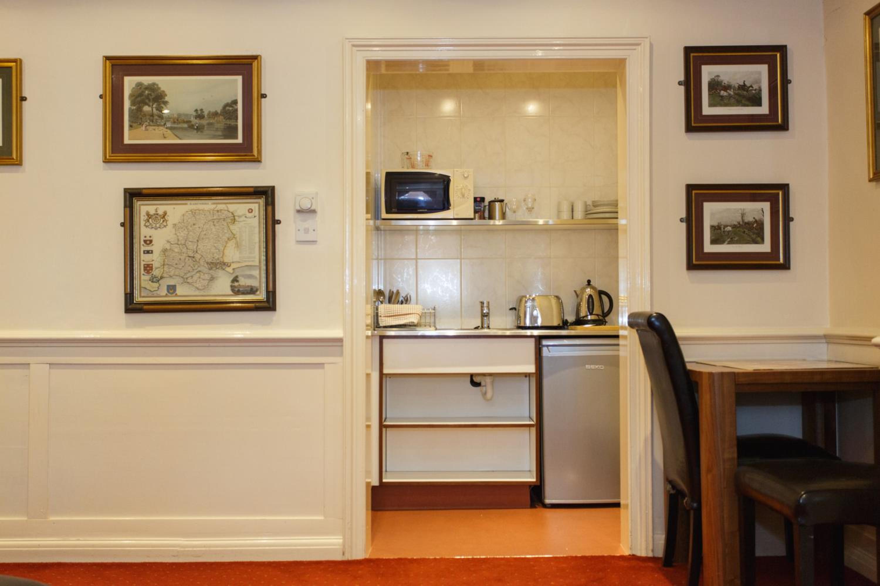 One-Bedroom Apartment photo 3