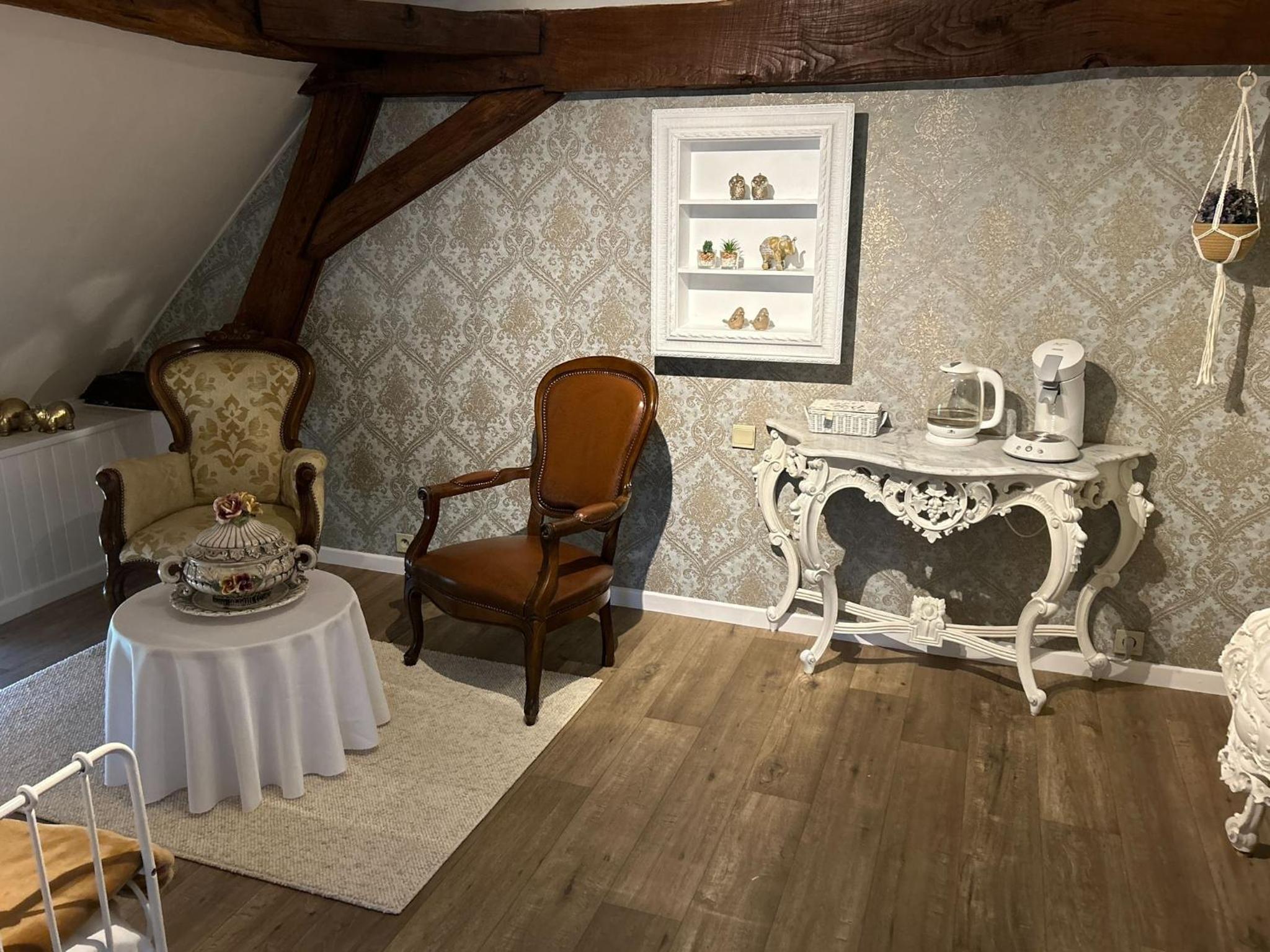 Suite - Photo 3