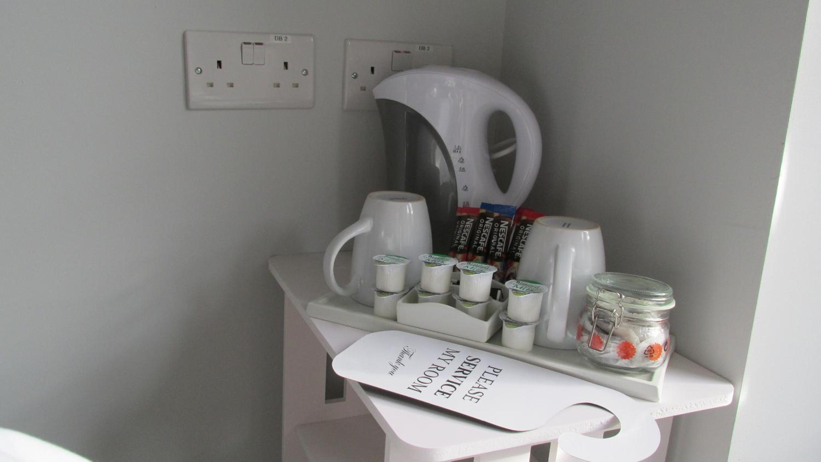 One-Bedroom Suite - Photo 2