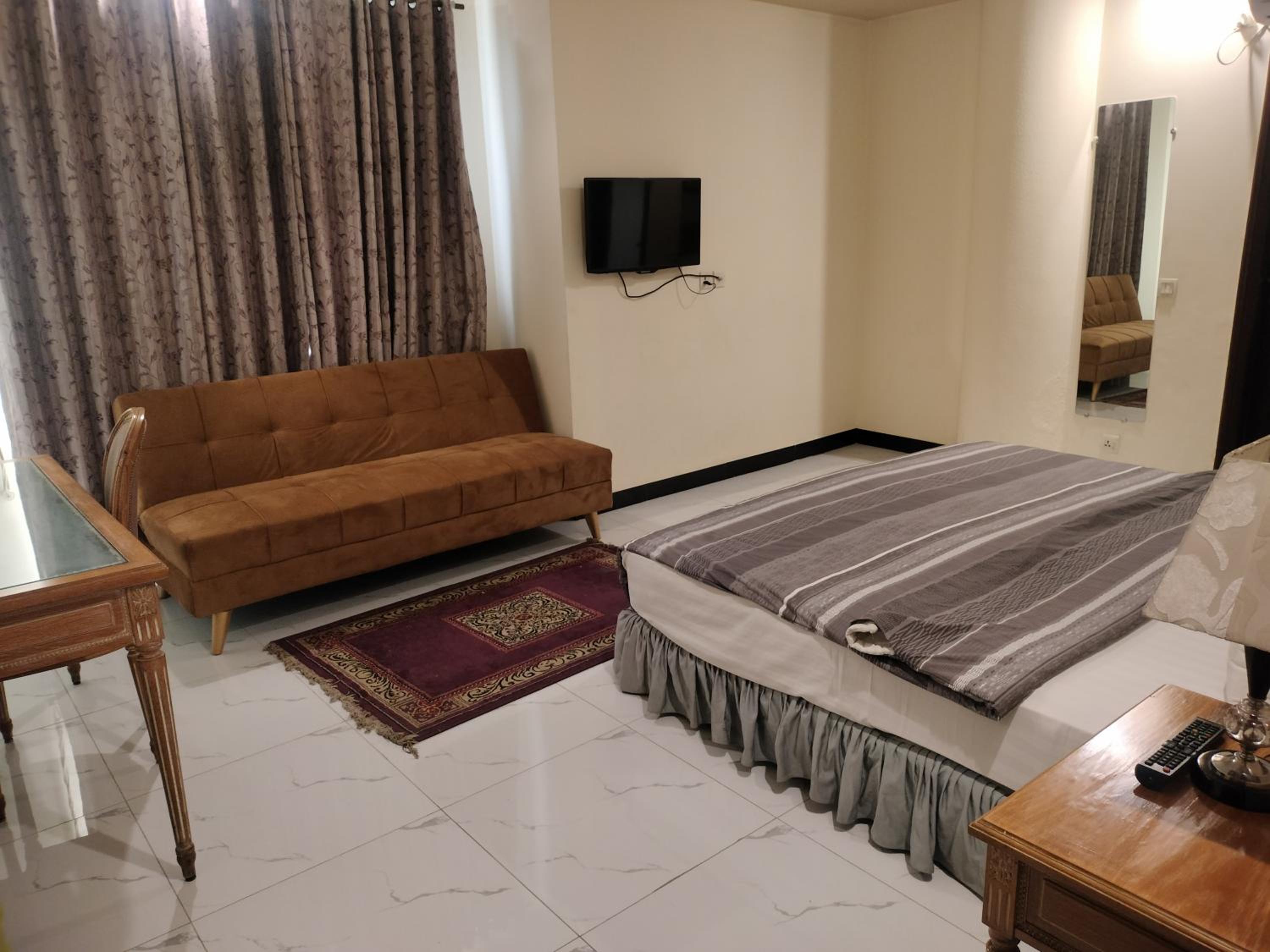 Deluxe Triple Room photo 3