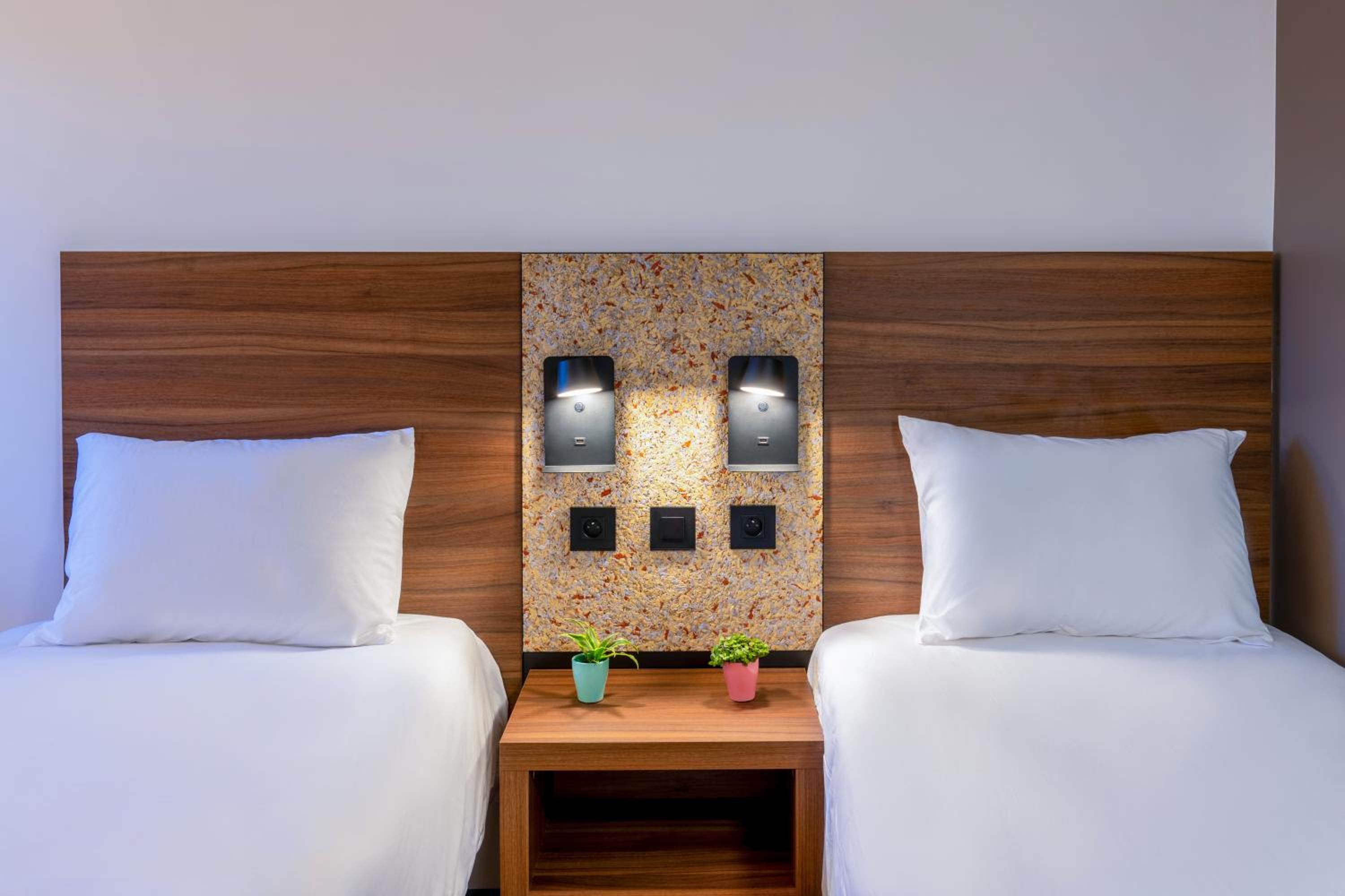 POP Twin Room
