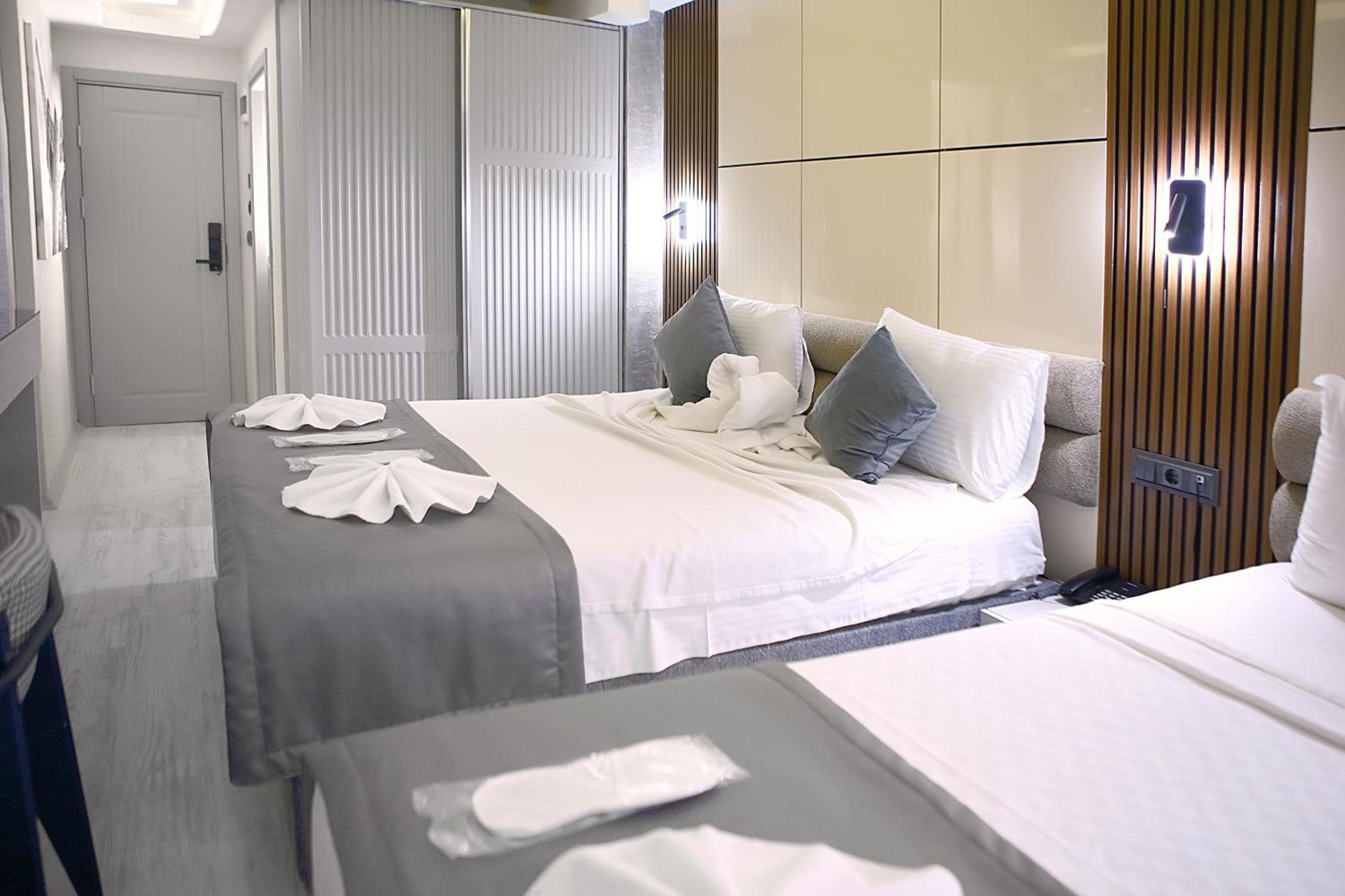 Deluxe Triple Room photo 1
