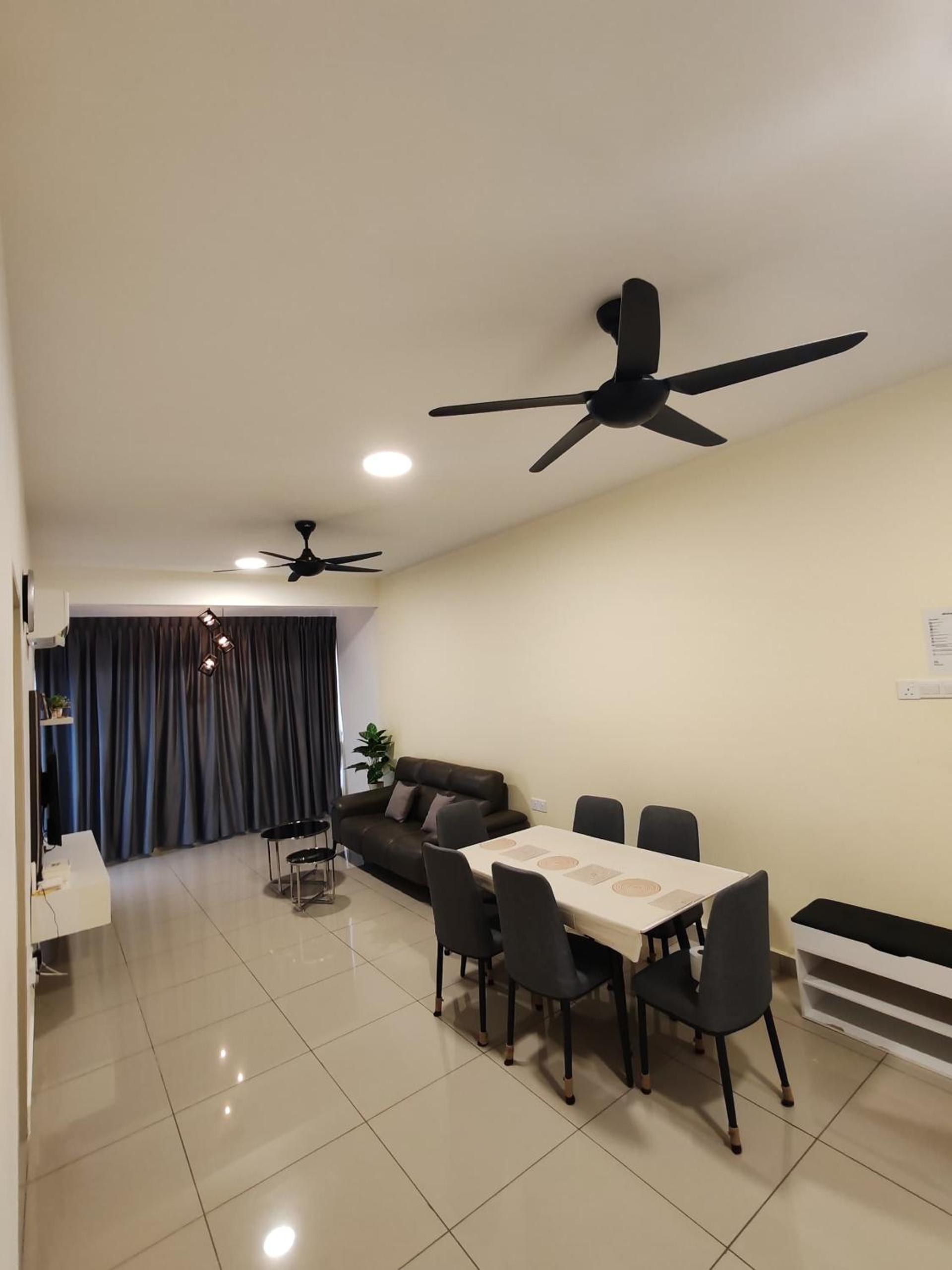 Two-Bedroom Apartment with City View photo 2