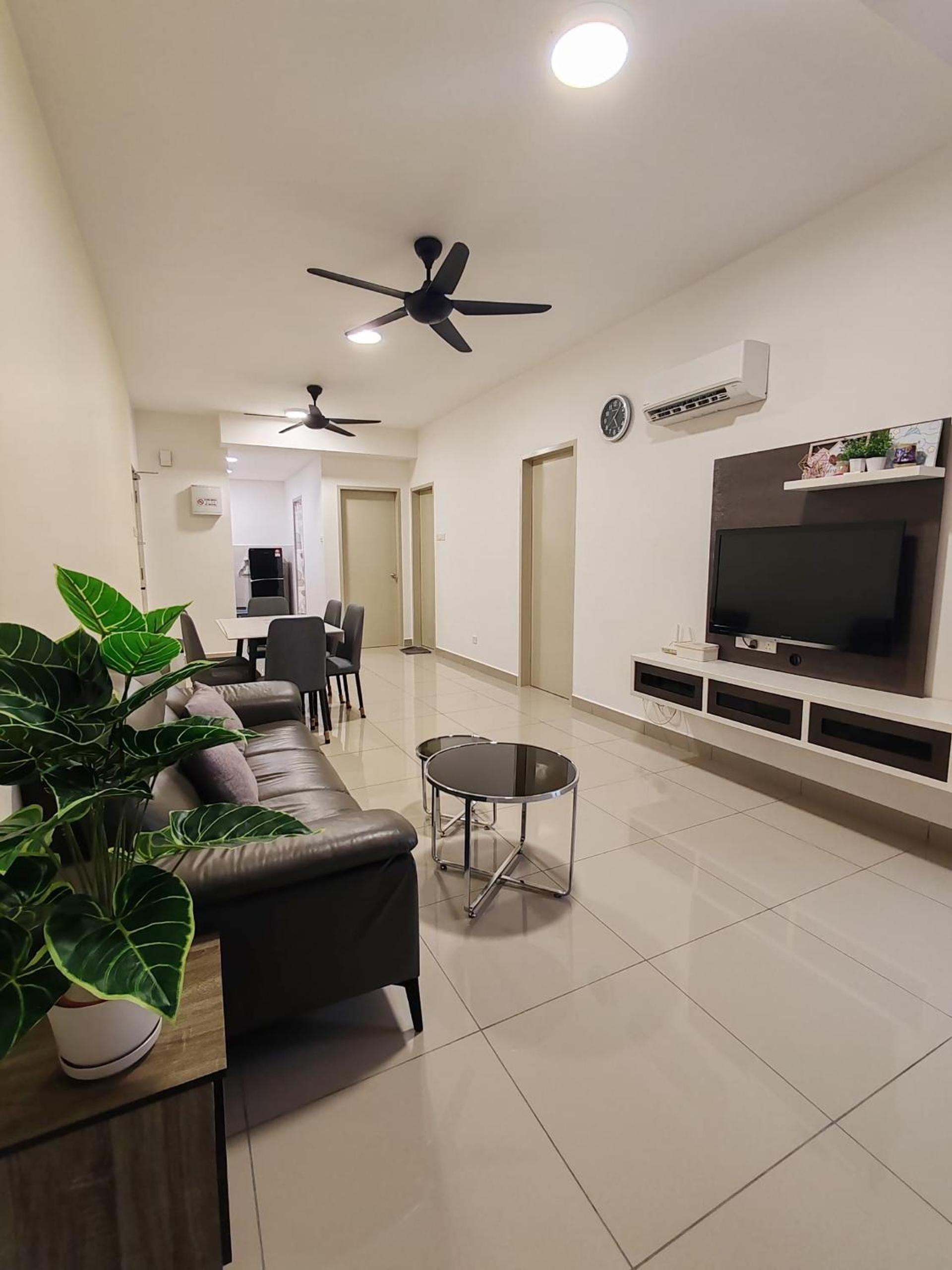 Two-Bedroom Apartment with City View photo 3