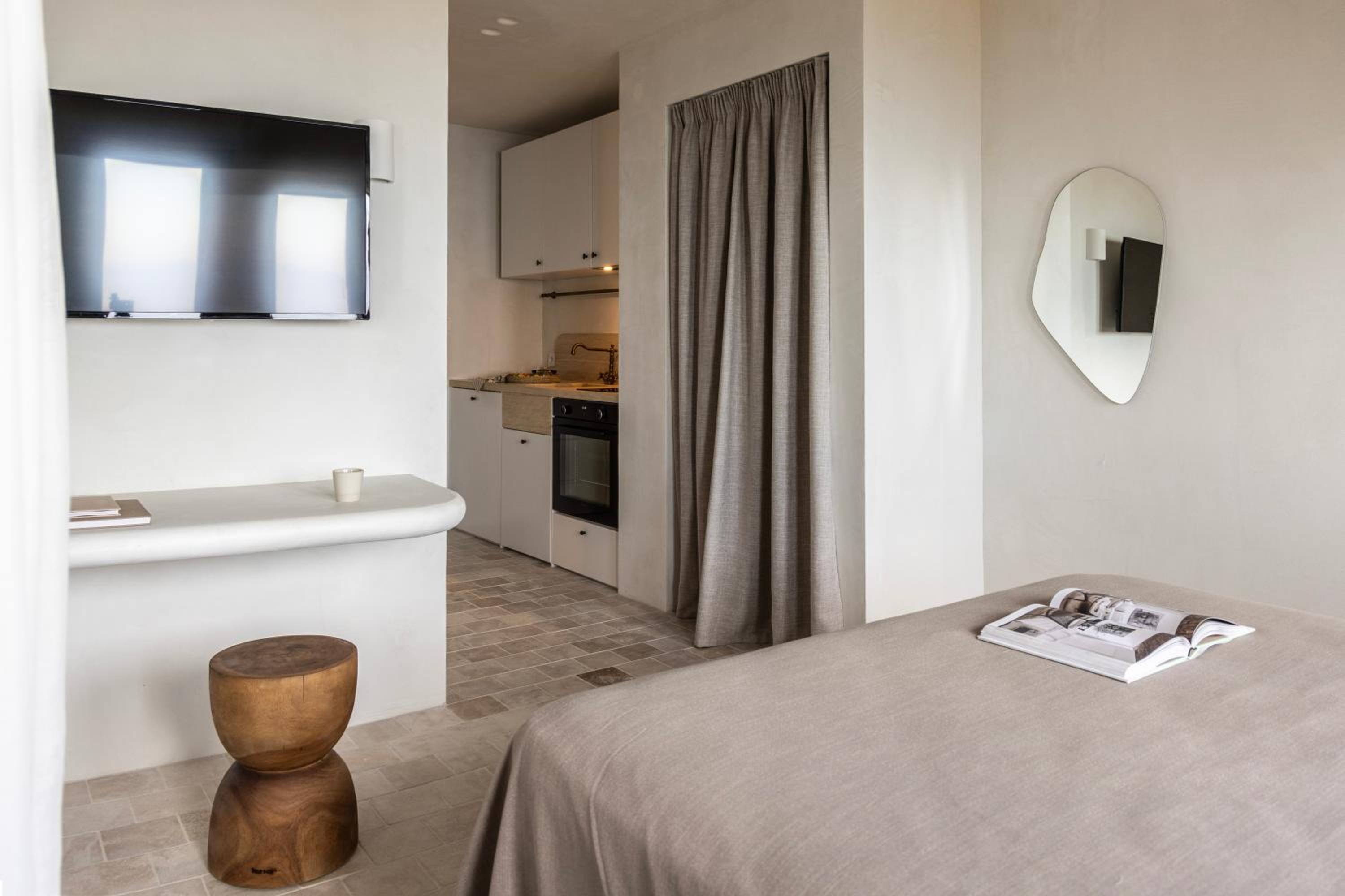 Queen Room - Photo 7