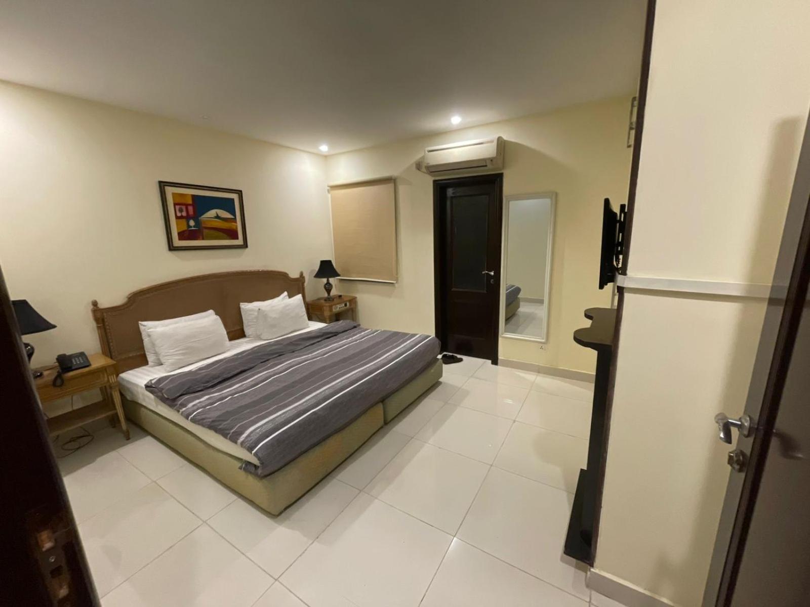 Deluxe Suite photo 2