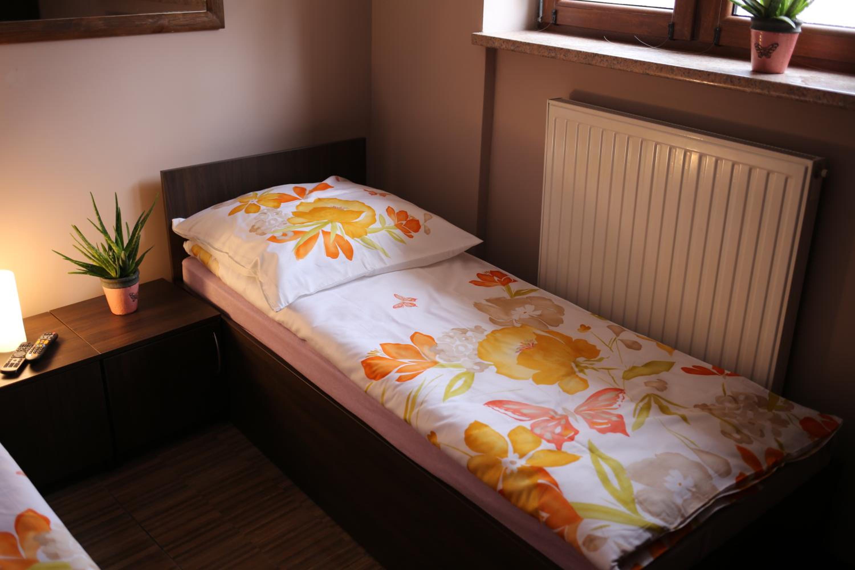 Small Double Room - Photo 4