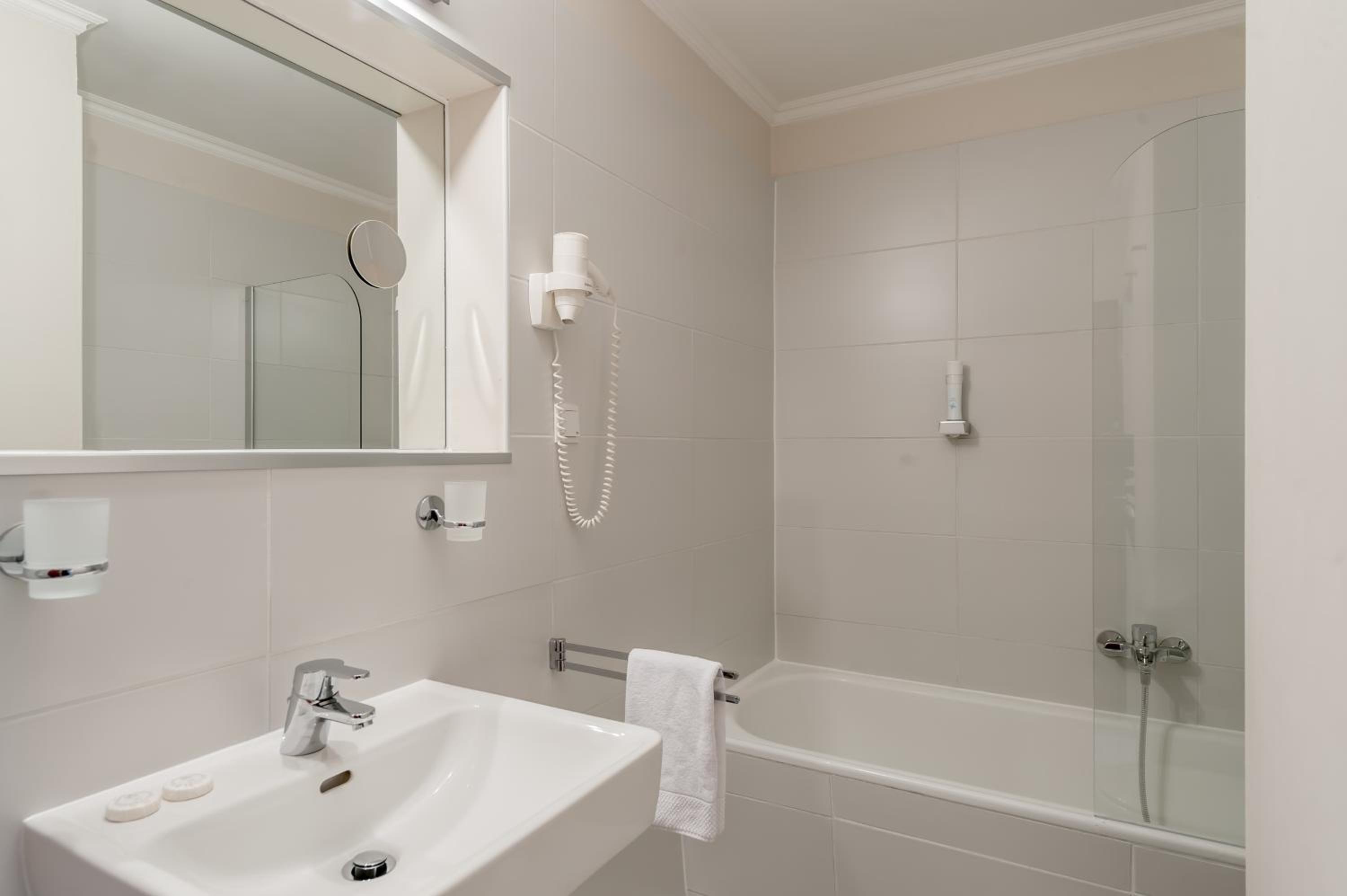 Double Room - Photo 3
