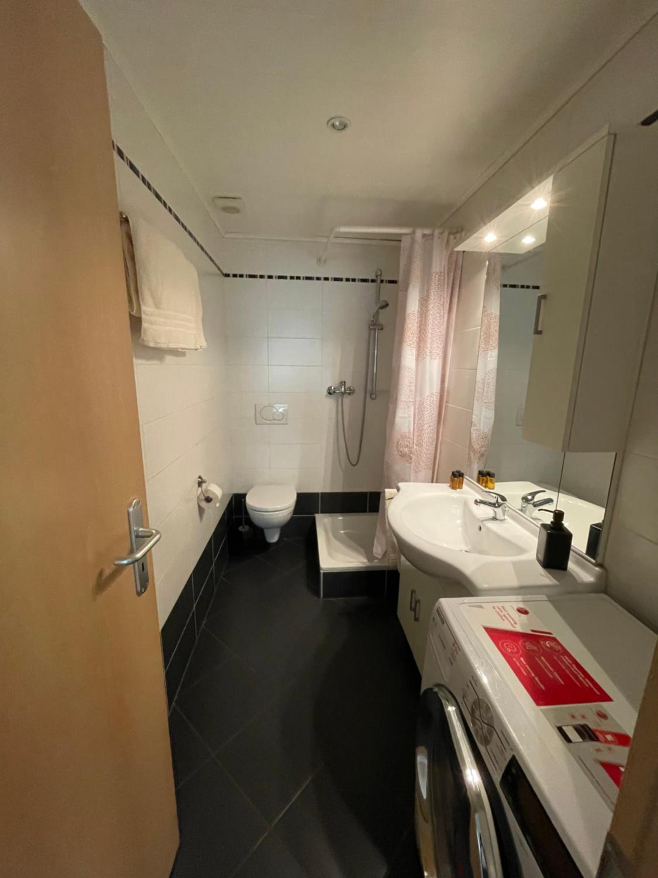 Deluxe Two-Bedroom Apartment with Garden View