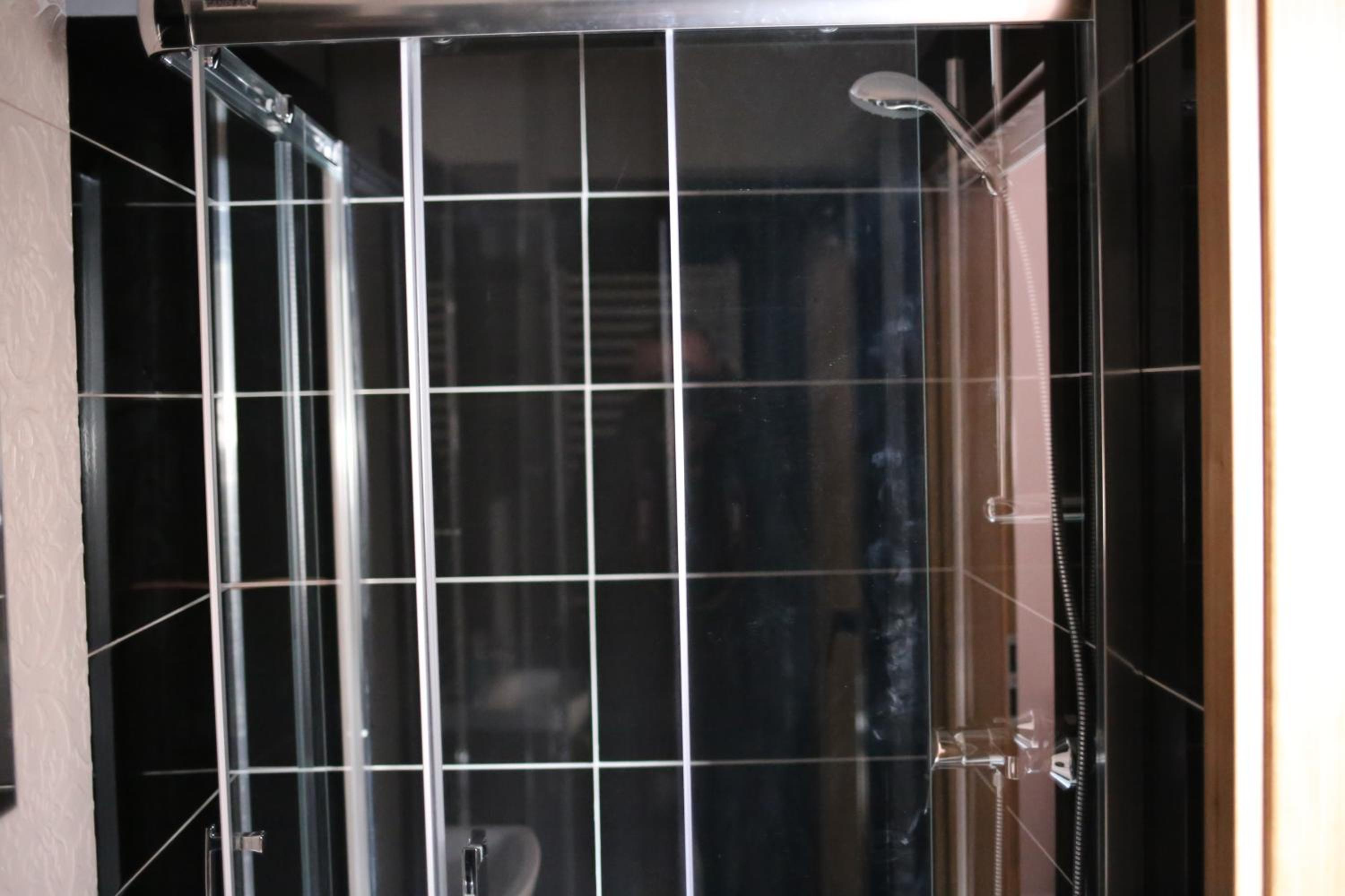 Deluxe Triple Room - Photo 9
