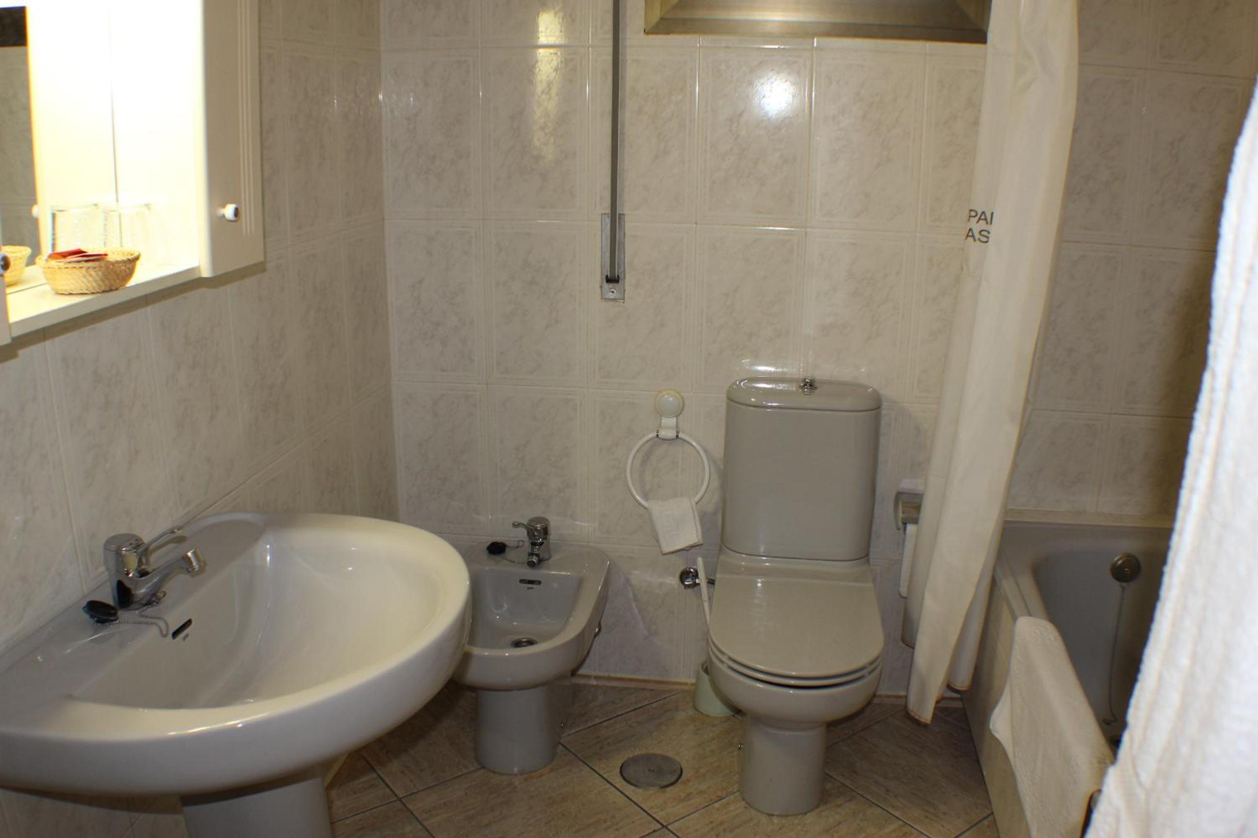 Standard Double Room - Photo 6
