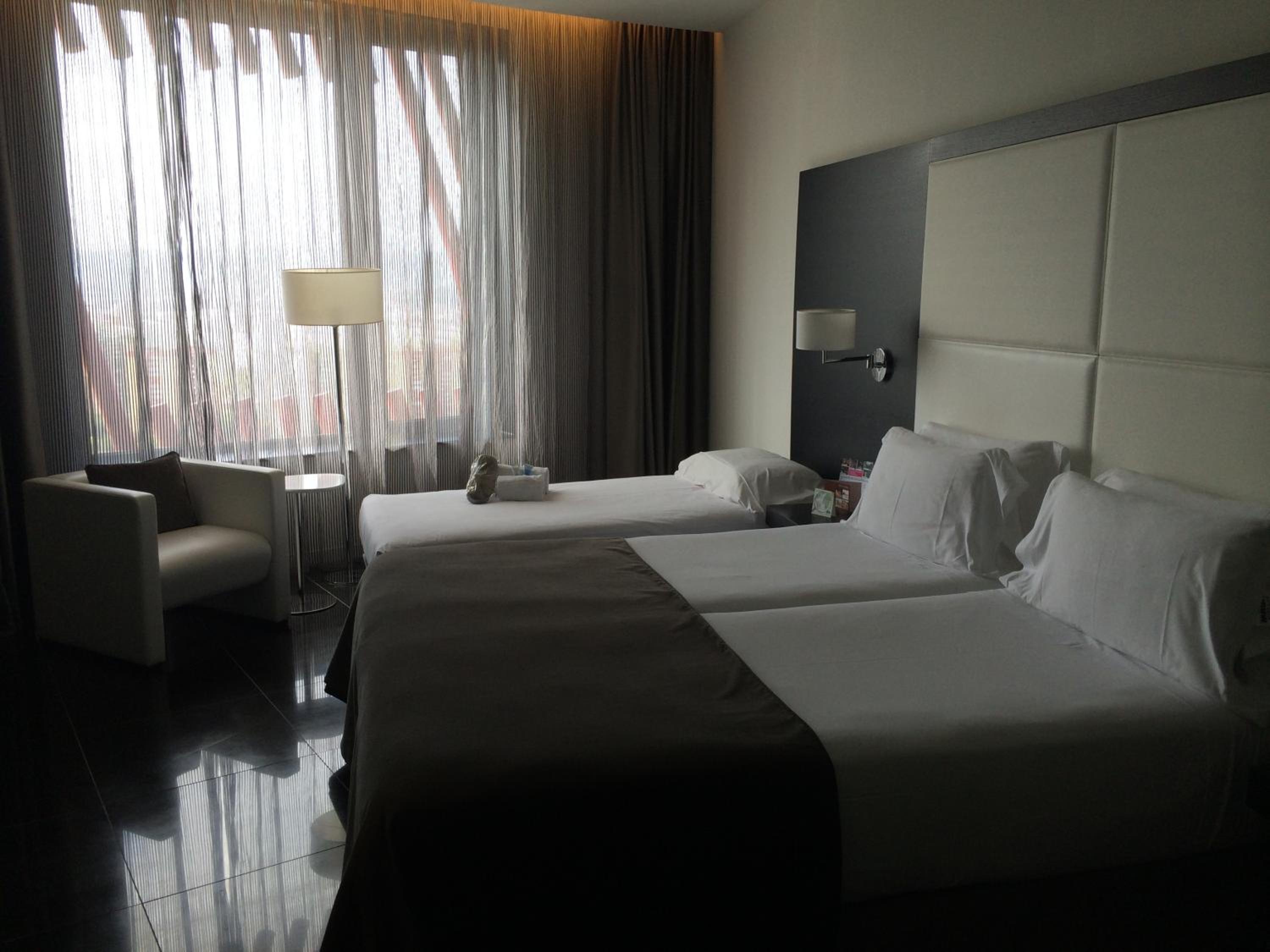 Twin Room with Extra Bed photo 3