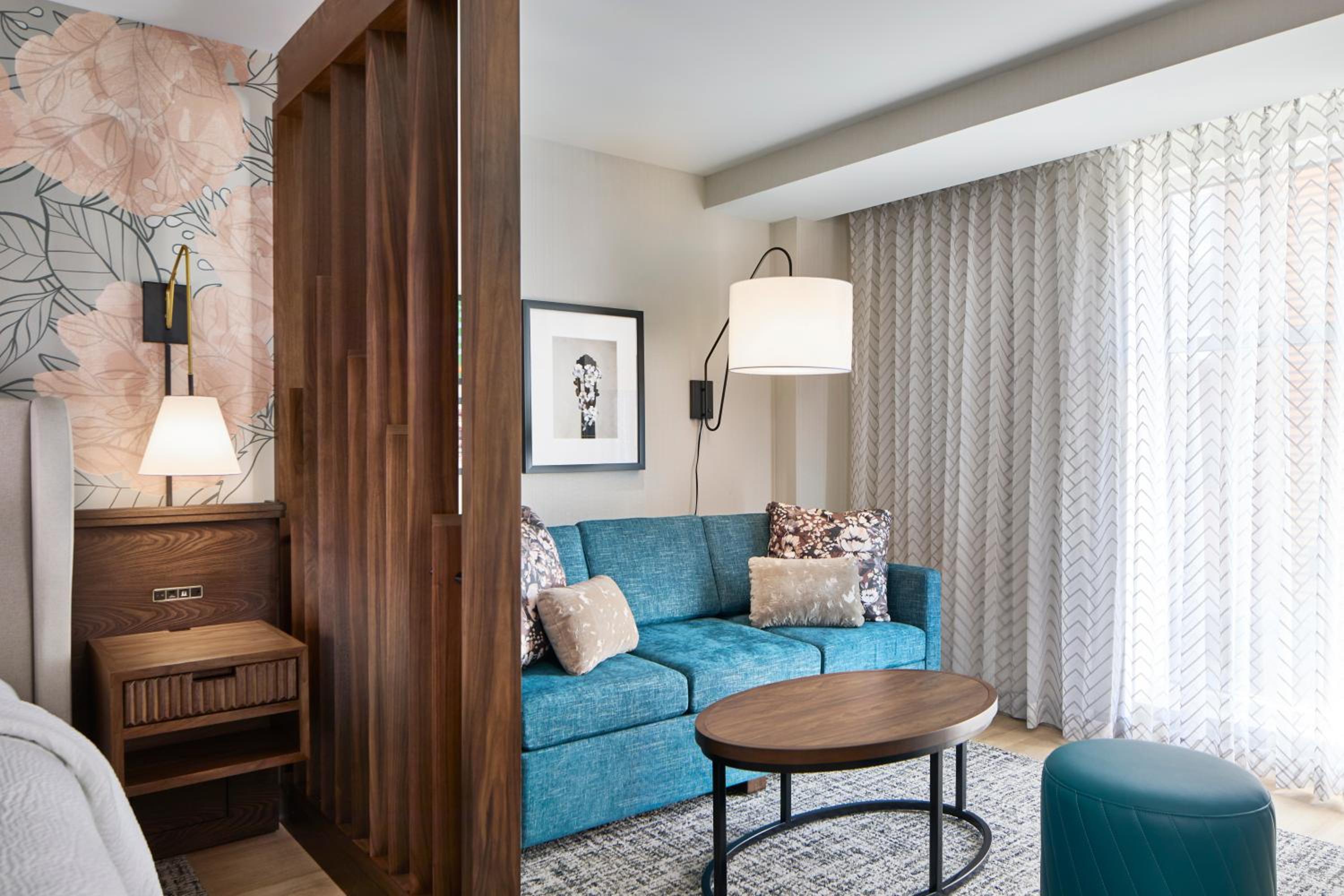 Elite Large King Room with Sofa Bed