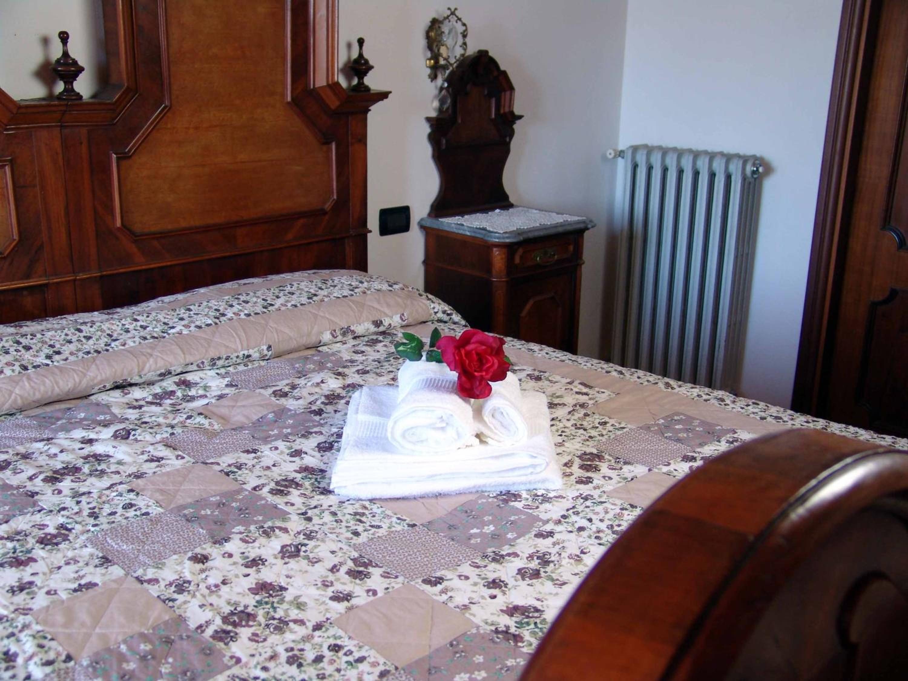 Double Room with Spa Bath photo 1