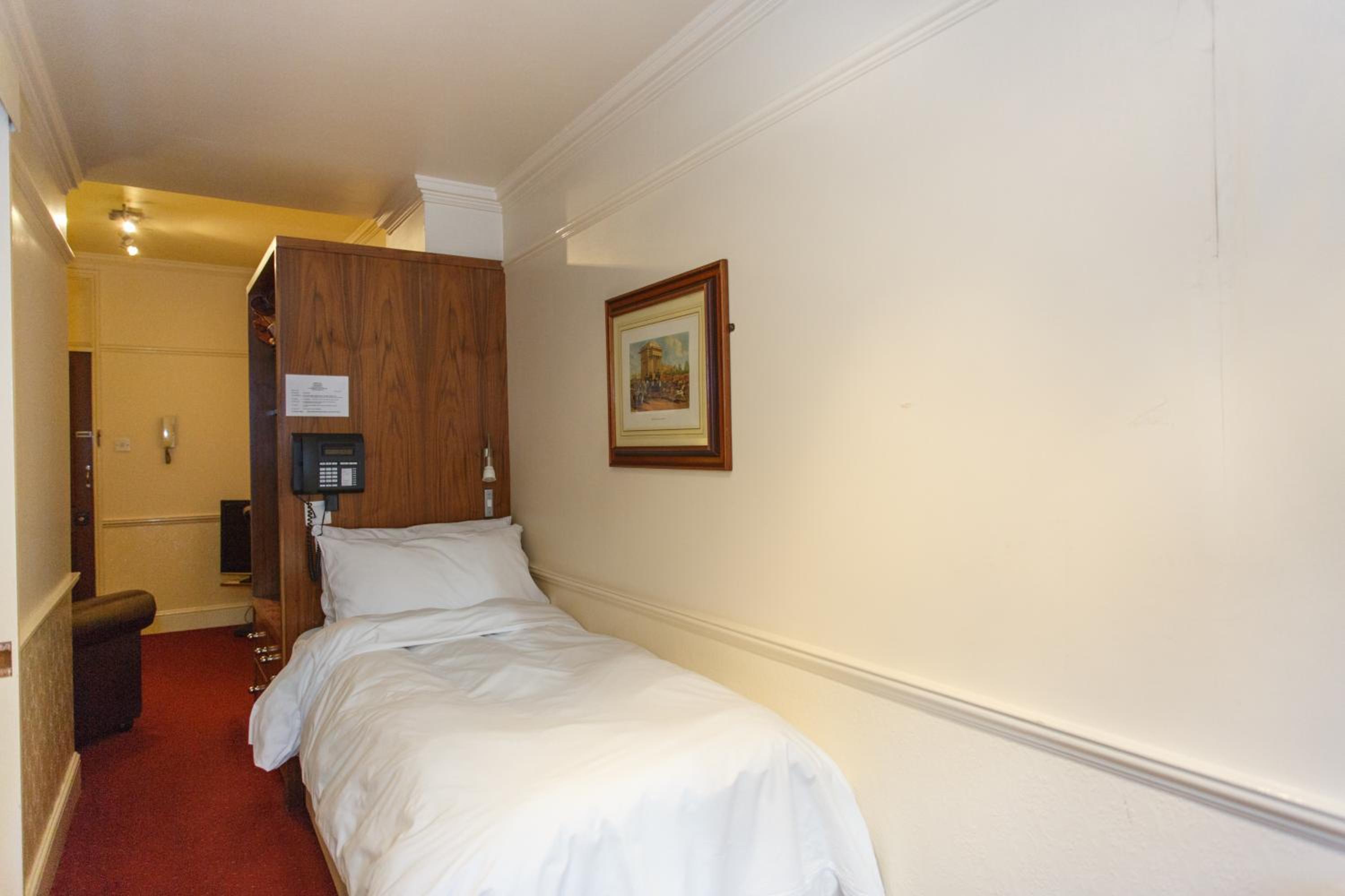 Single Room photo 3