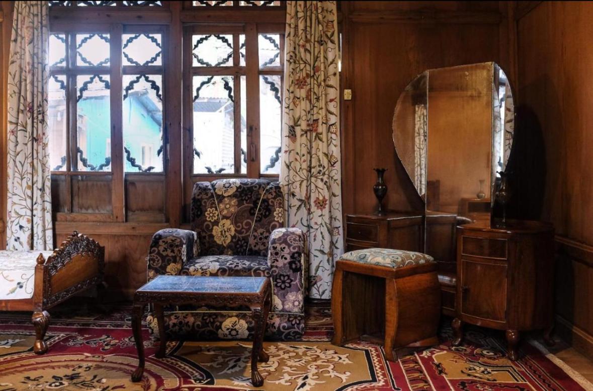 Deluxe Queen Suite photo 1
