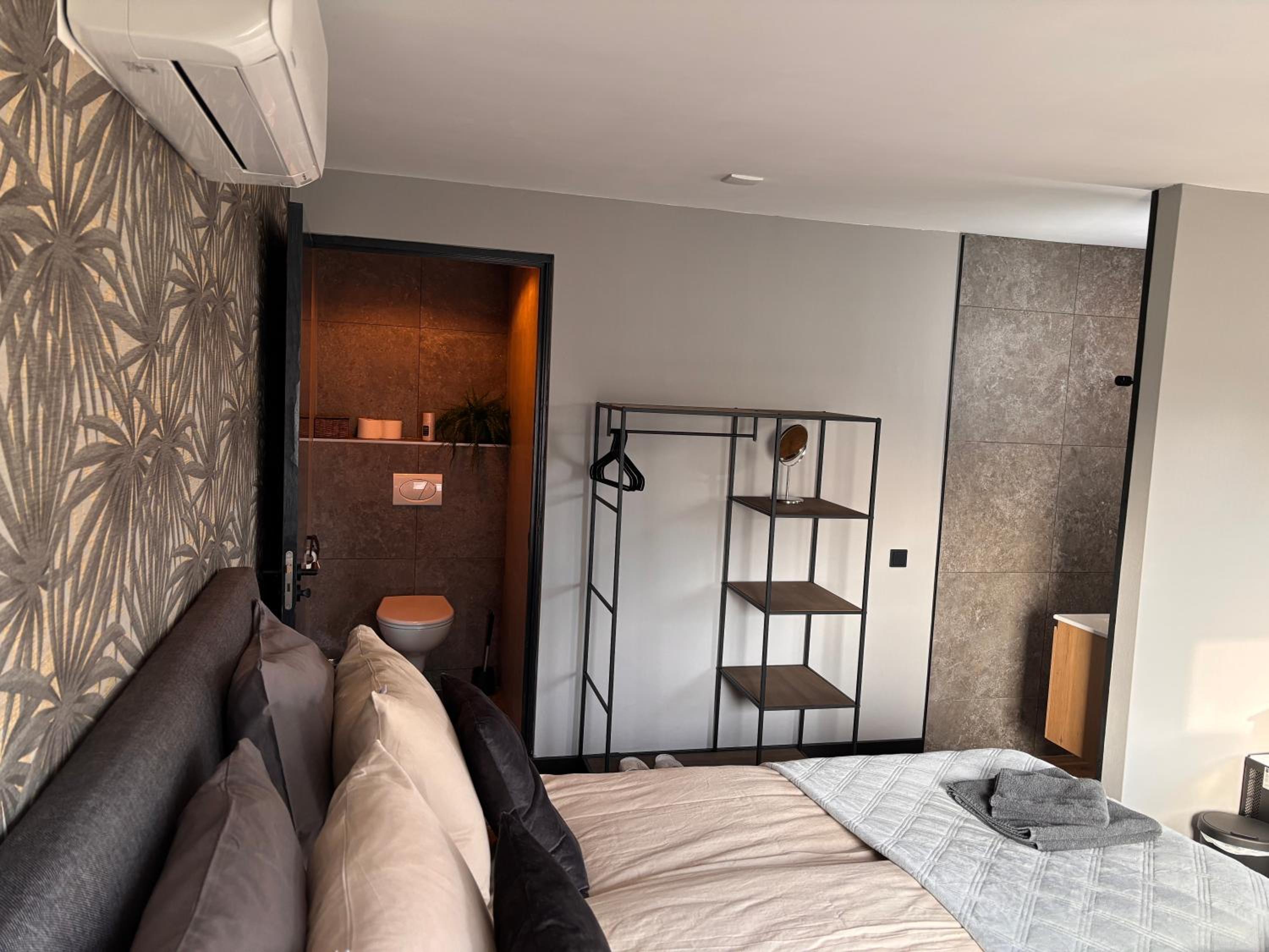Double Room with Private Bathroom photo 3