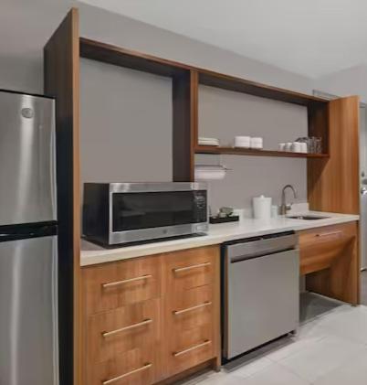 King Suite - Hearing Access/Non-Smoking - Photo 3