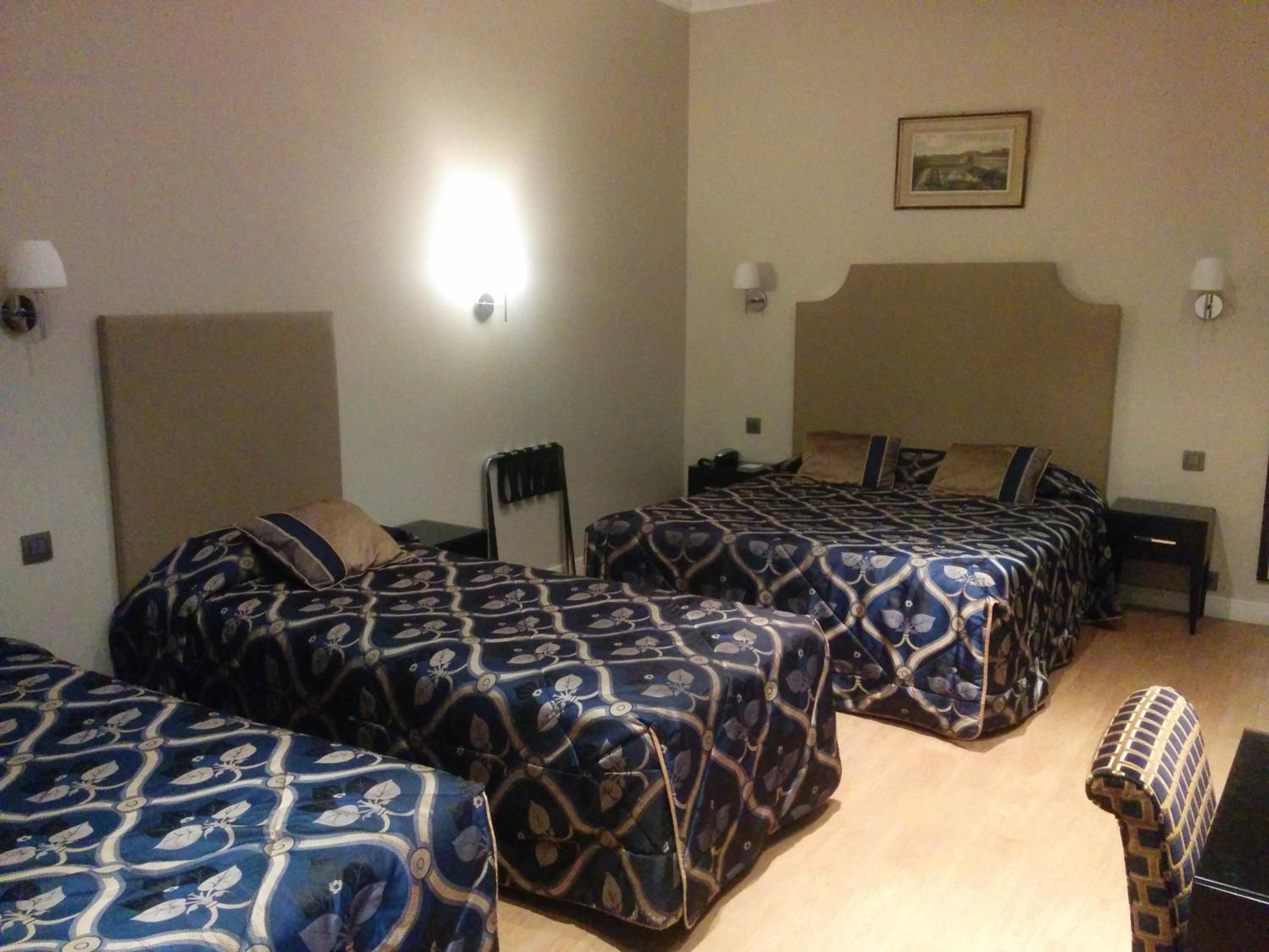 Quadruple Room with Bath photo 2